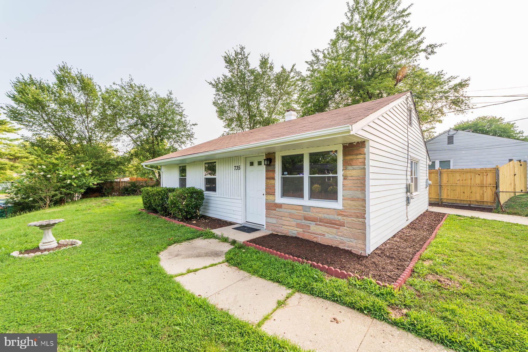 SOUTH LAWN - Residential