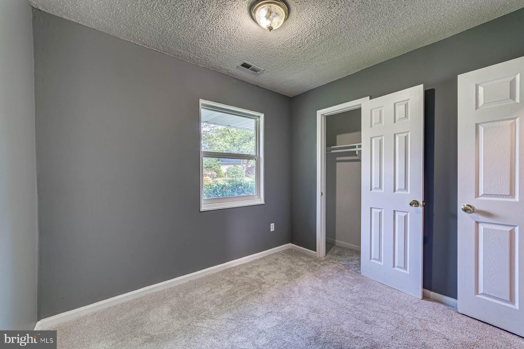 SOUTH LAWN - Residential