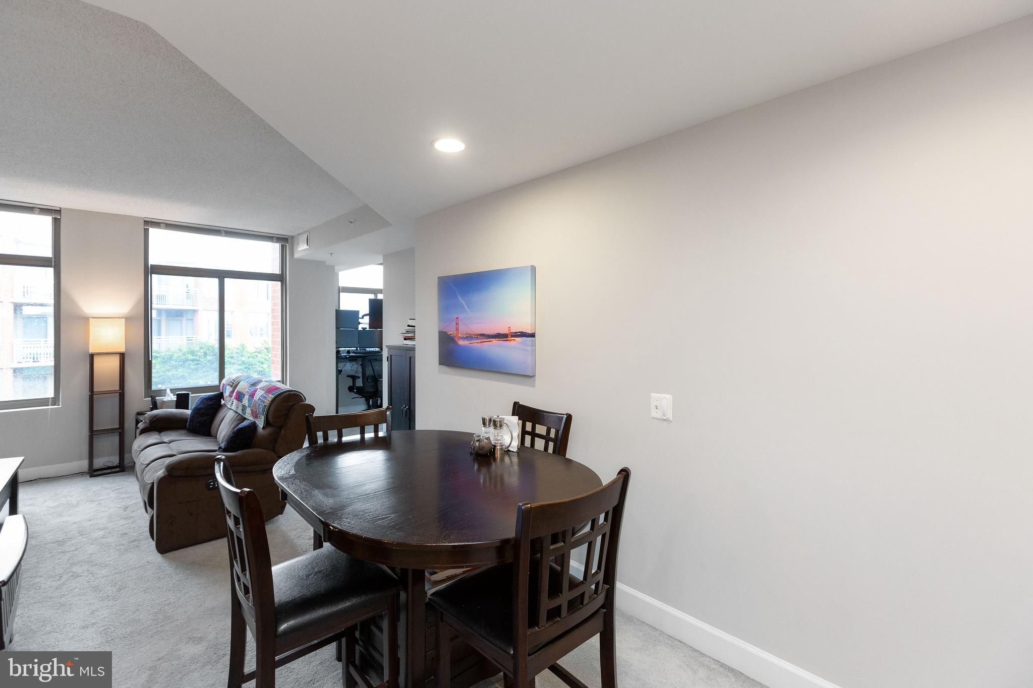 CRYSTAL CITY - Residential