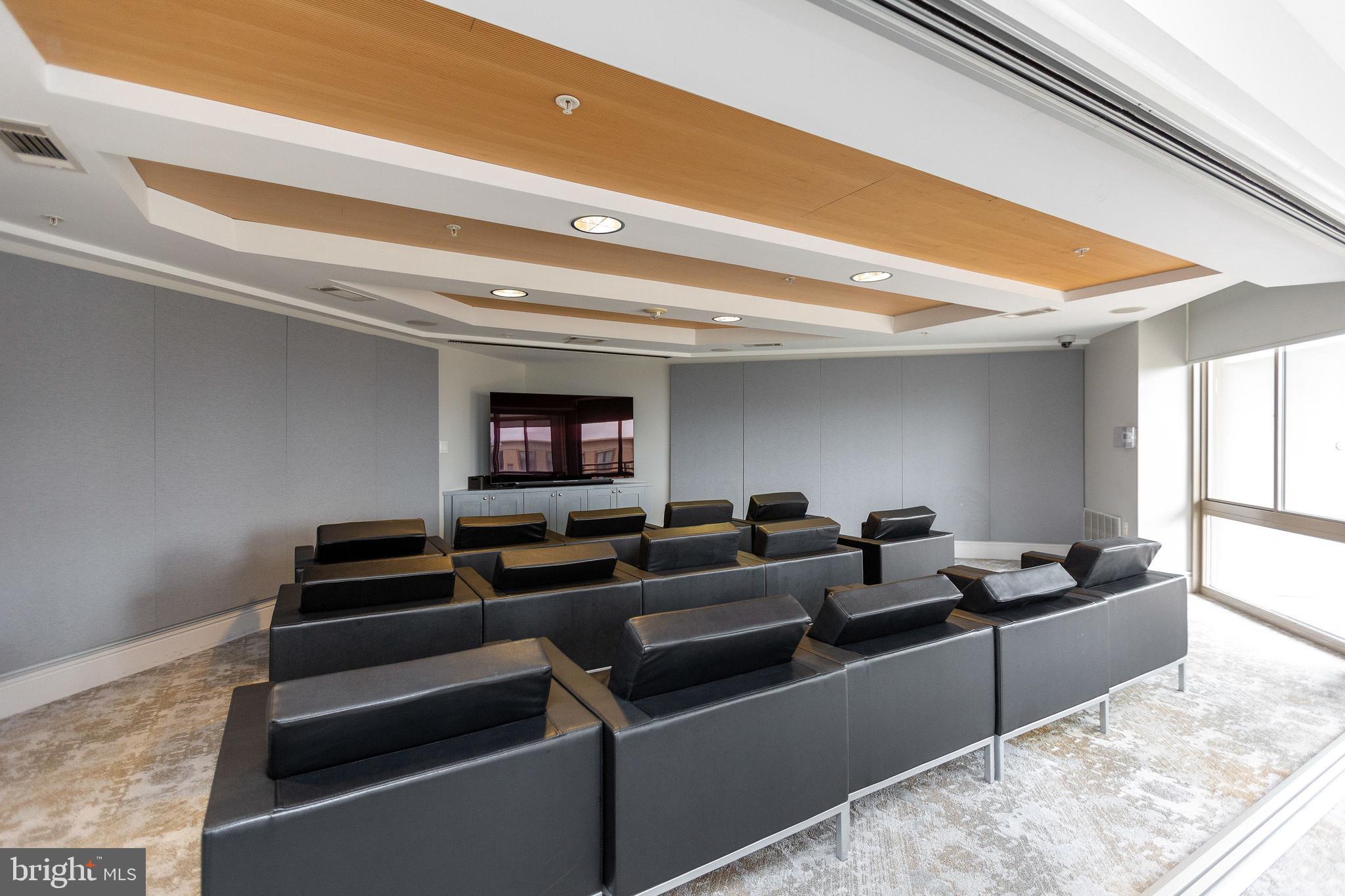 CRYSTAL CITY - Residential