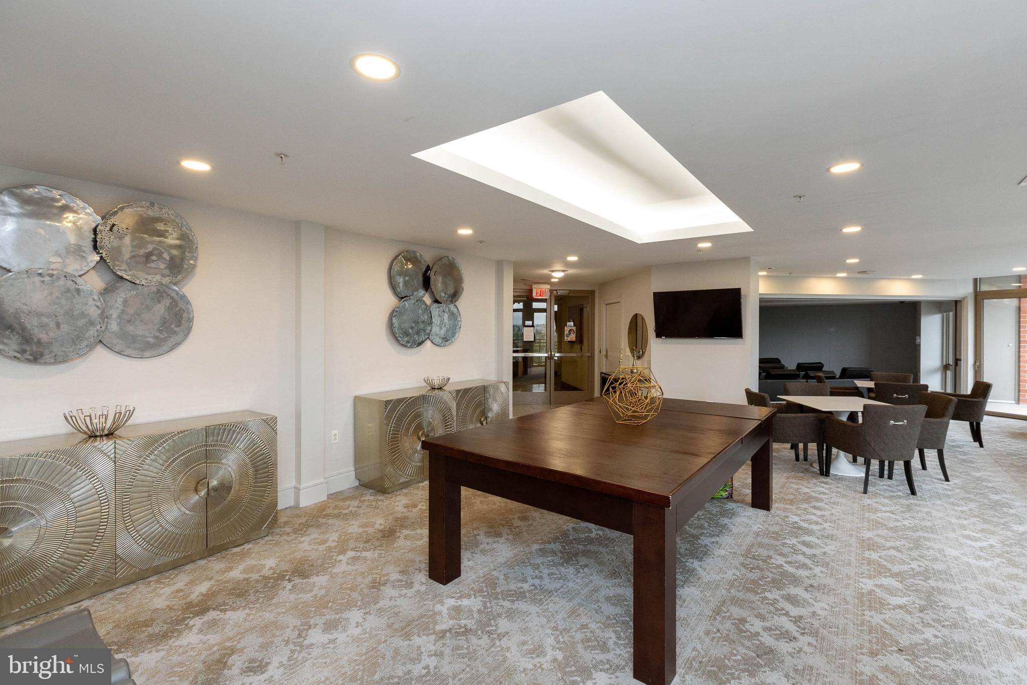 CRYSTAL CITY - Residential