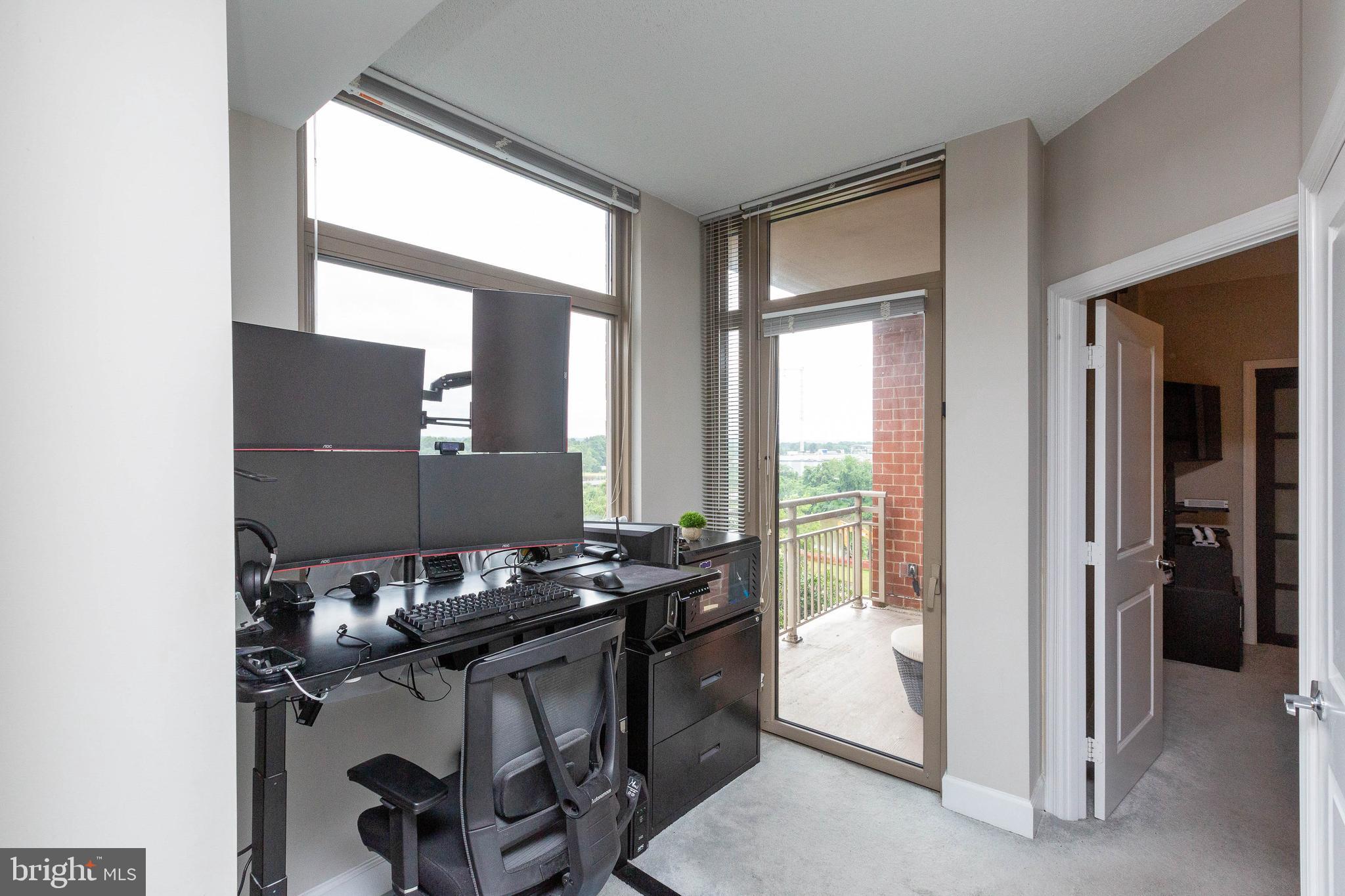 CRYSTAL CITY - Residential