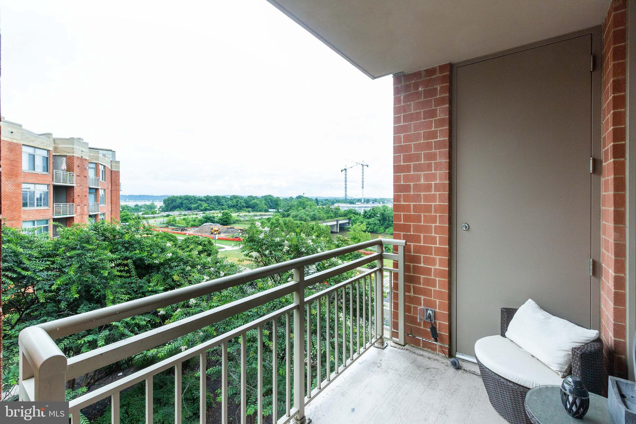 CRYSTAL CITY - Residential