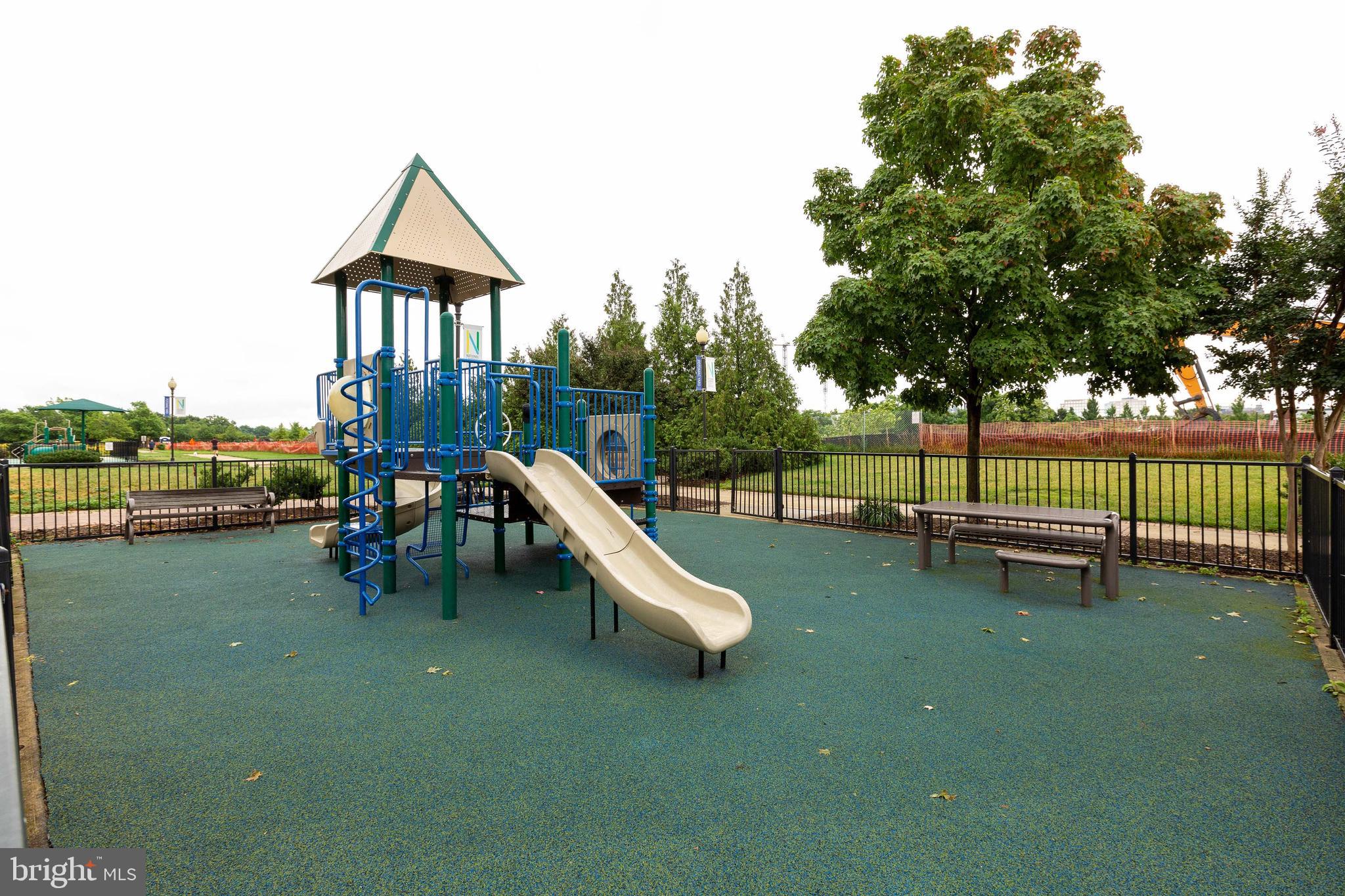 CRYSTAL CITY - Residential