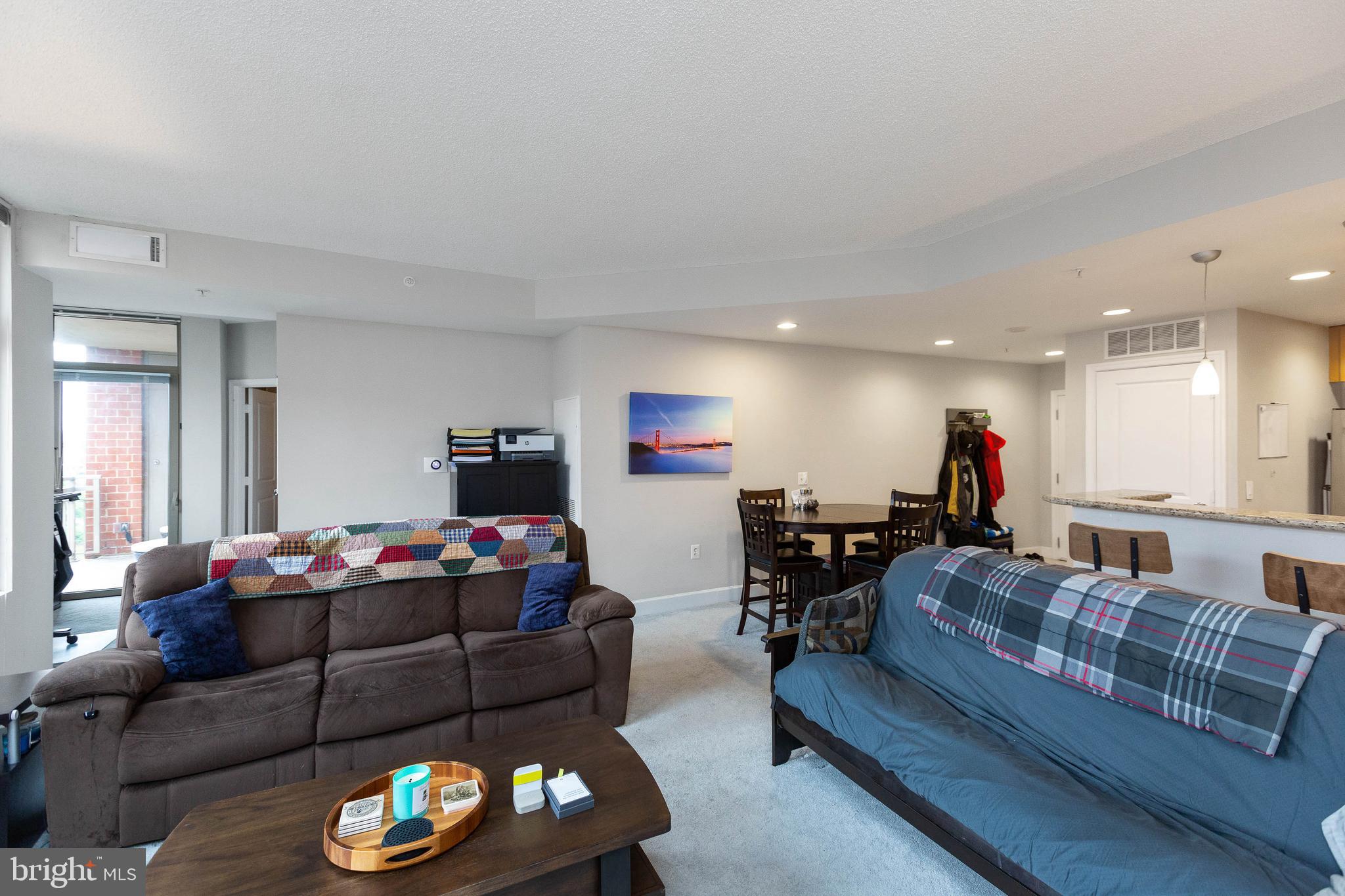 CRYSTAL CITY - Residential