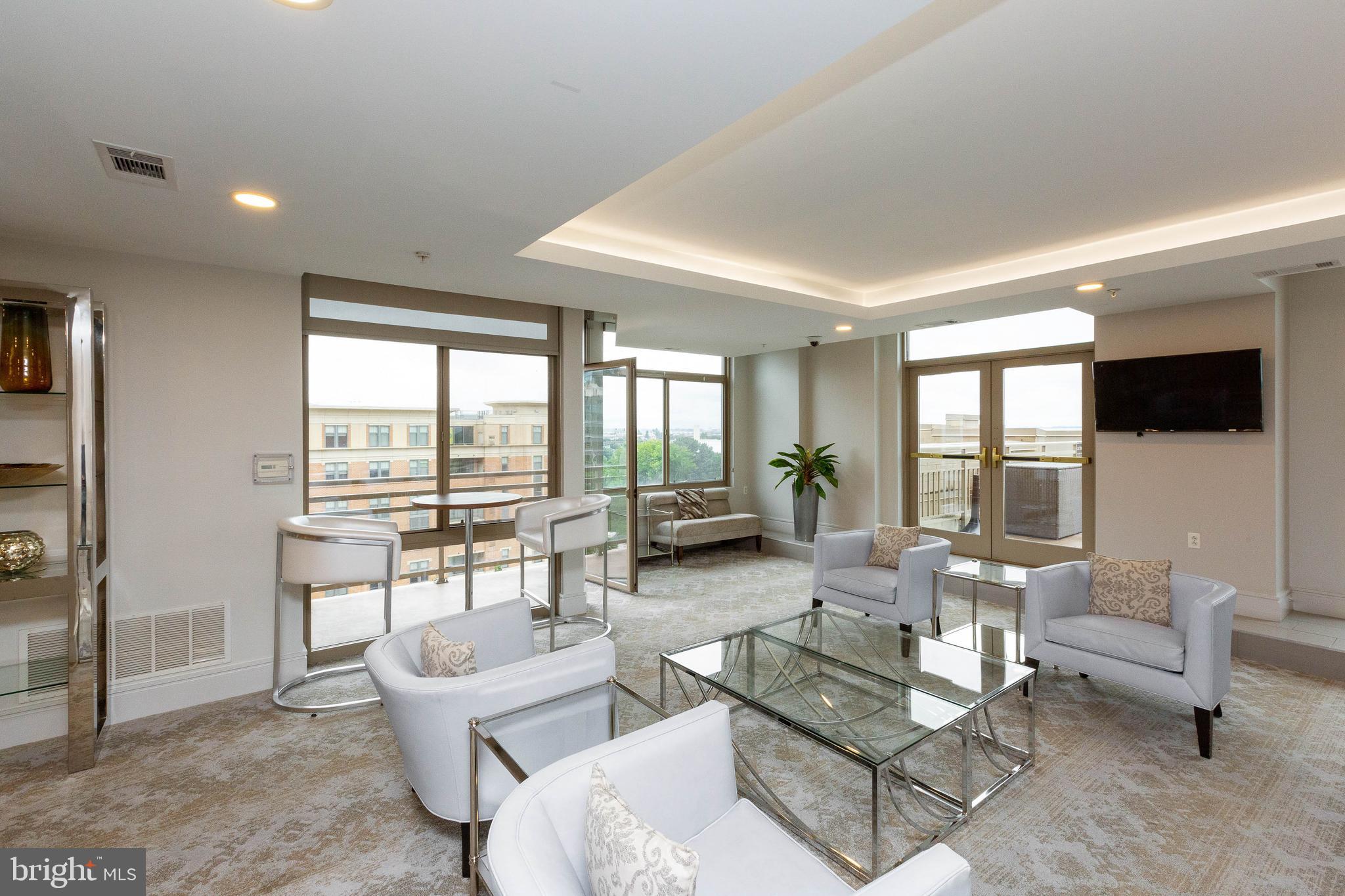 CRYSTAL CITY - Residential