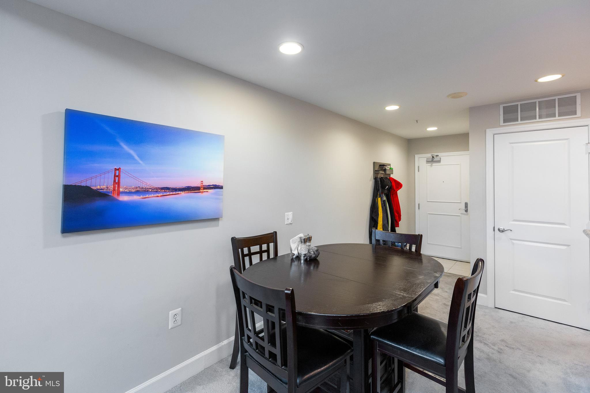 CRYSTAL CITY - Residential