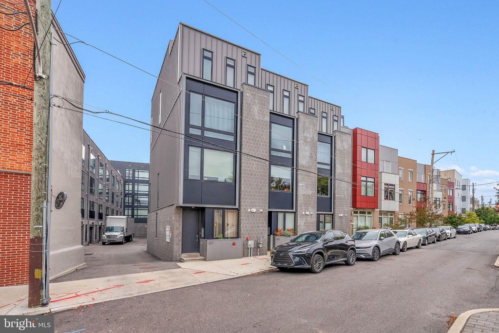 Photo of 306 Poplar Street, PHILADELPHIA, PA 19123 (MLS # PAPH2553154)