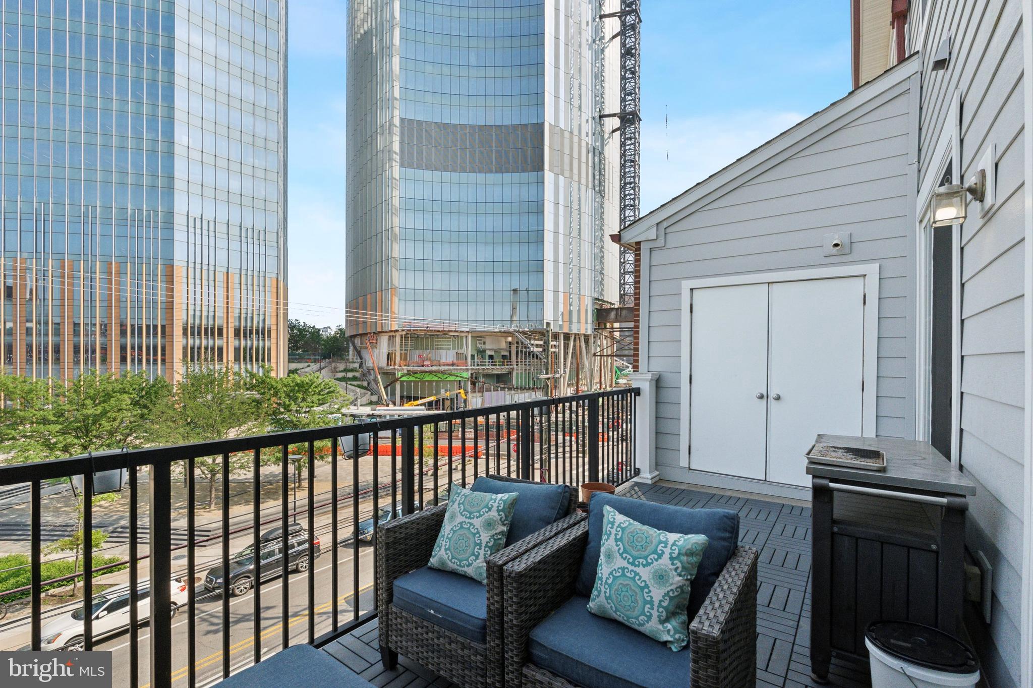 NAVAL SQUARE - Residential