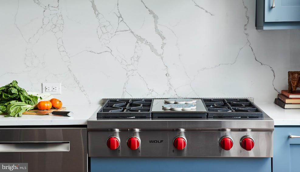 NAVAL SQUARE - Residential