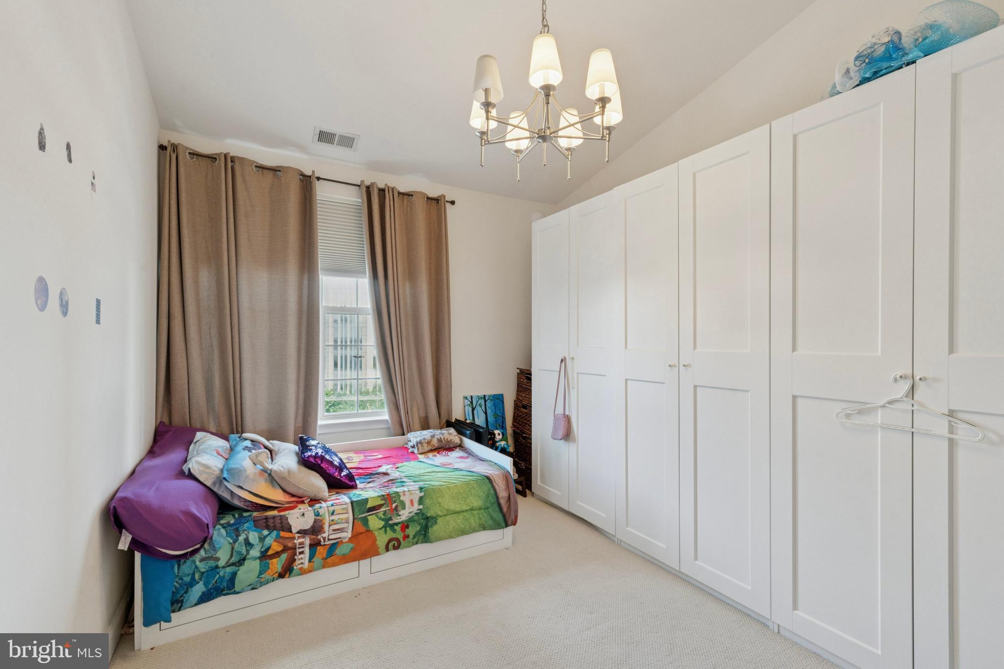 NAVAL SQUARE - Residential