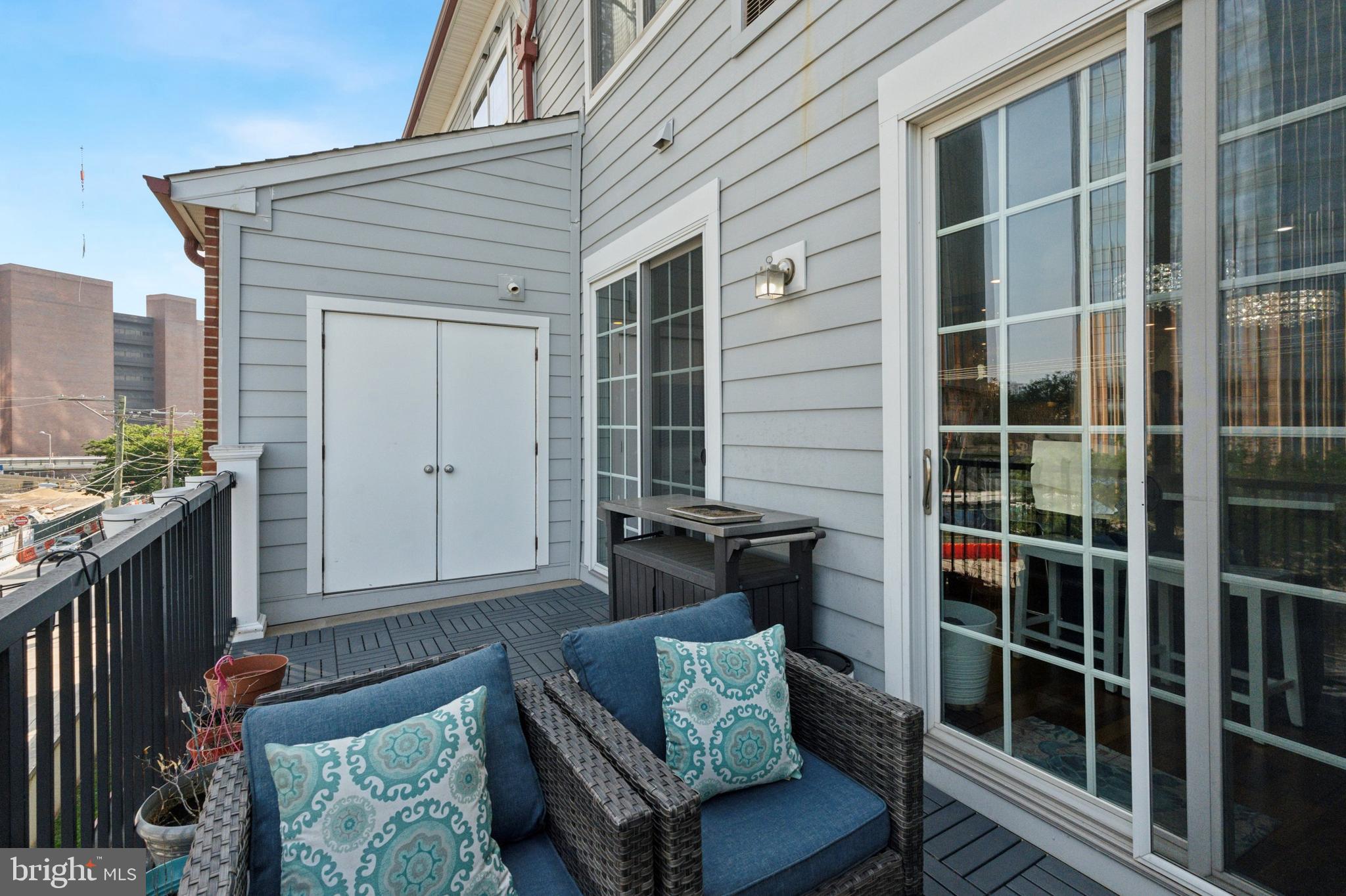 NAVAL SQUARE - Residential