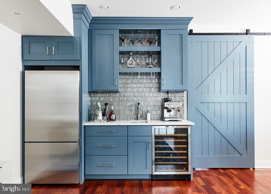 NAVAL SQUARE - Residential