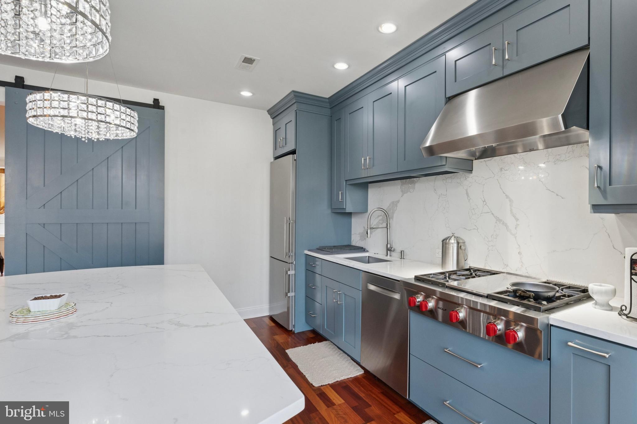 NAVAL SQUARE - Residential