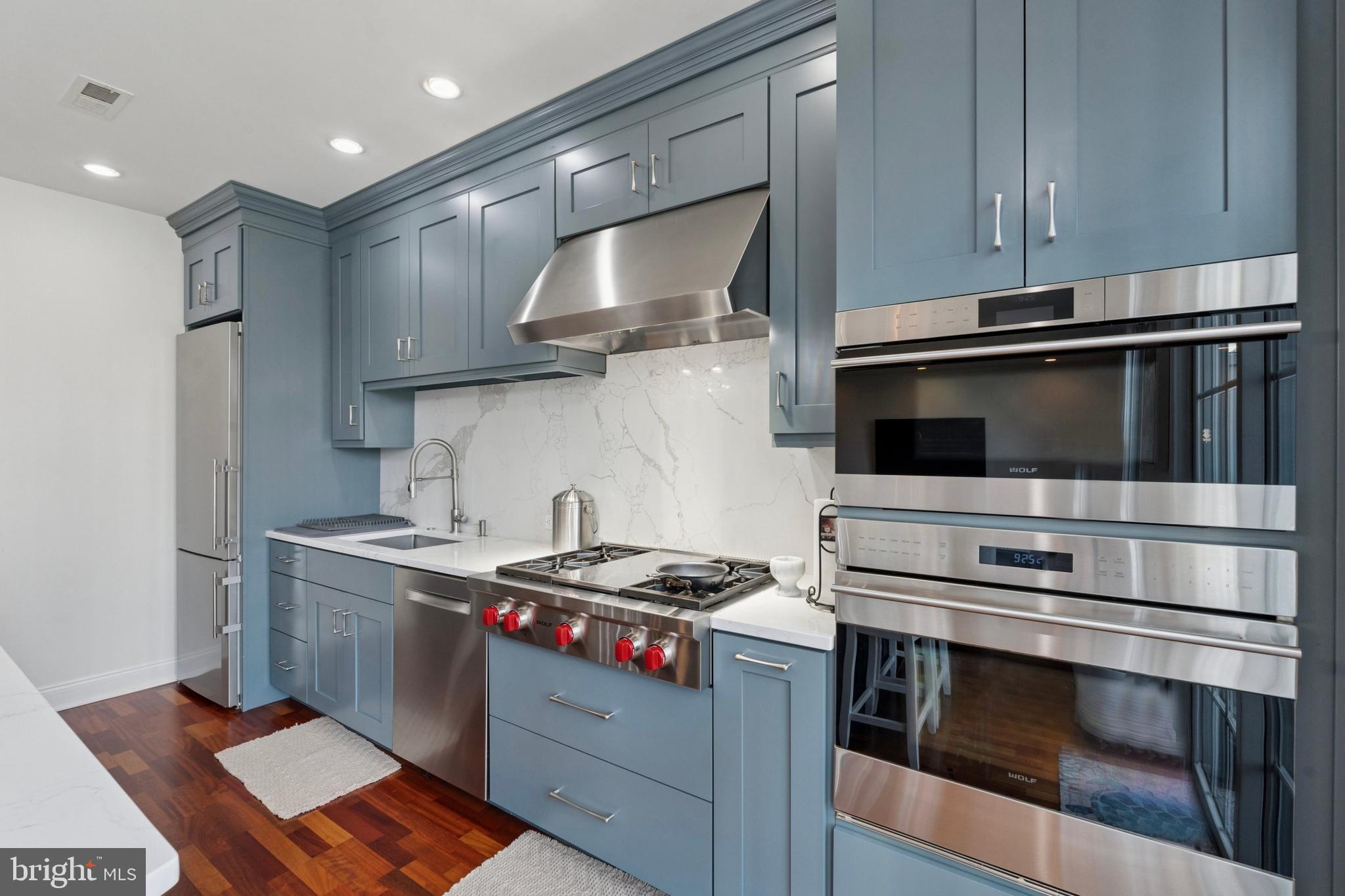 NAVAL SQUARE - Residential