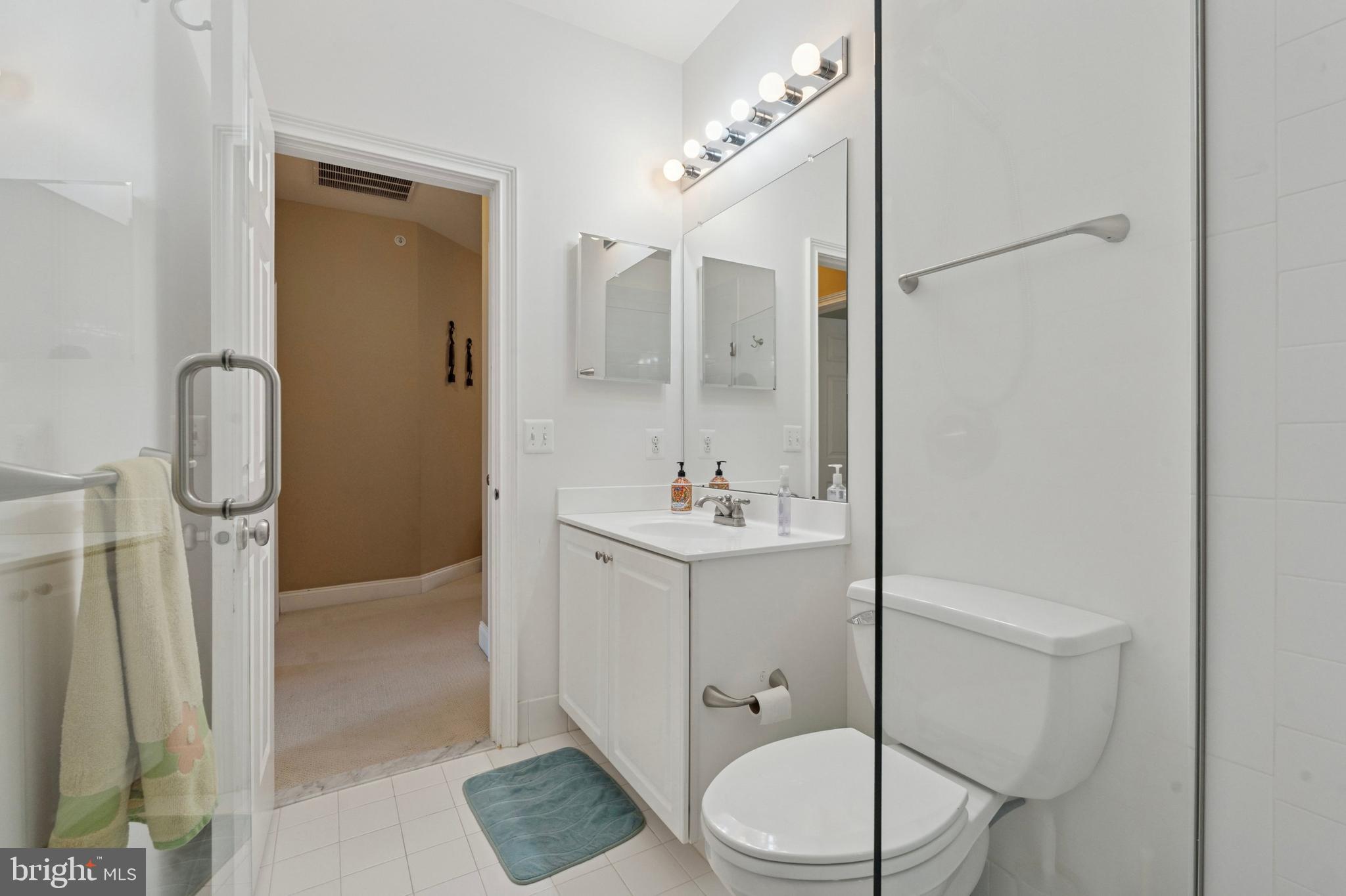 NAVAL SQUARE - Residential