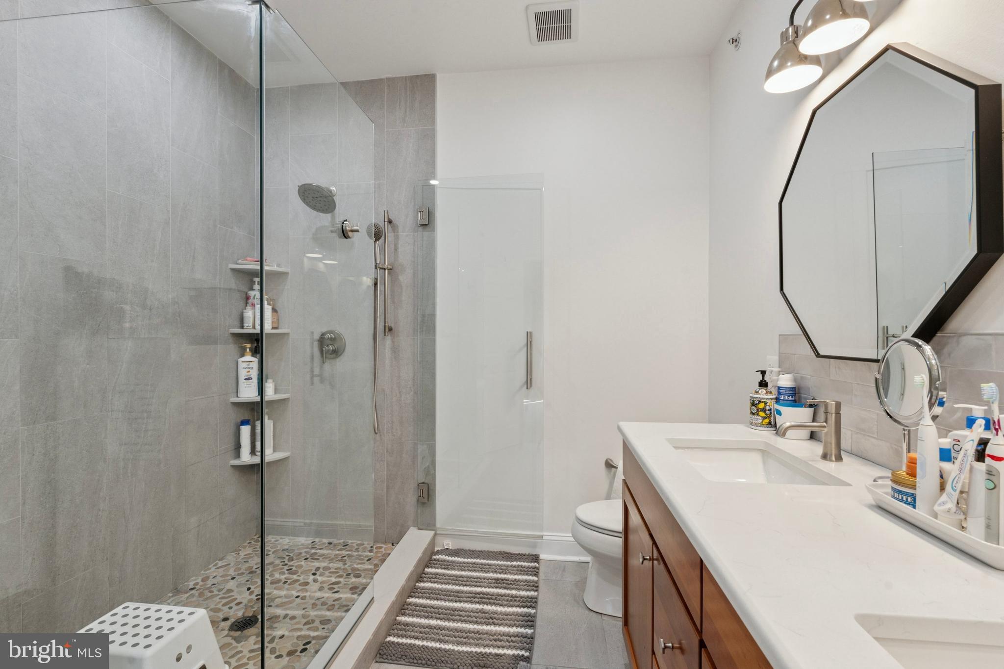 NAVAL SQUARE - Residential