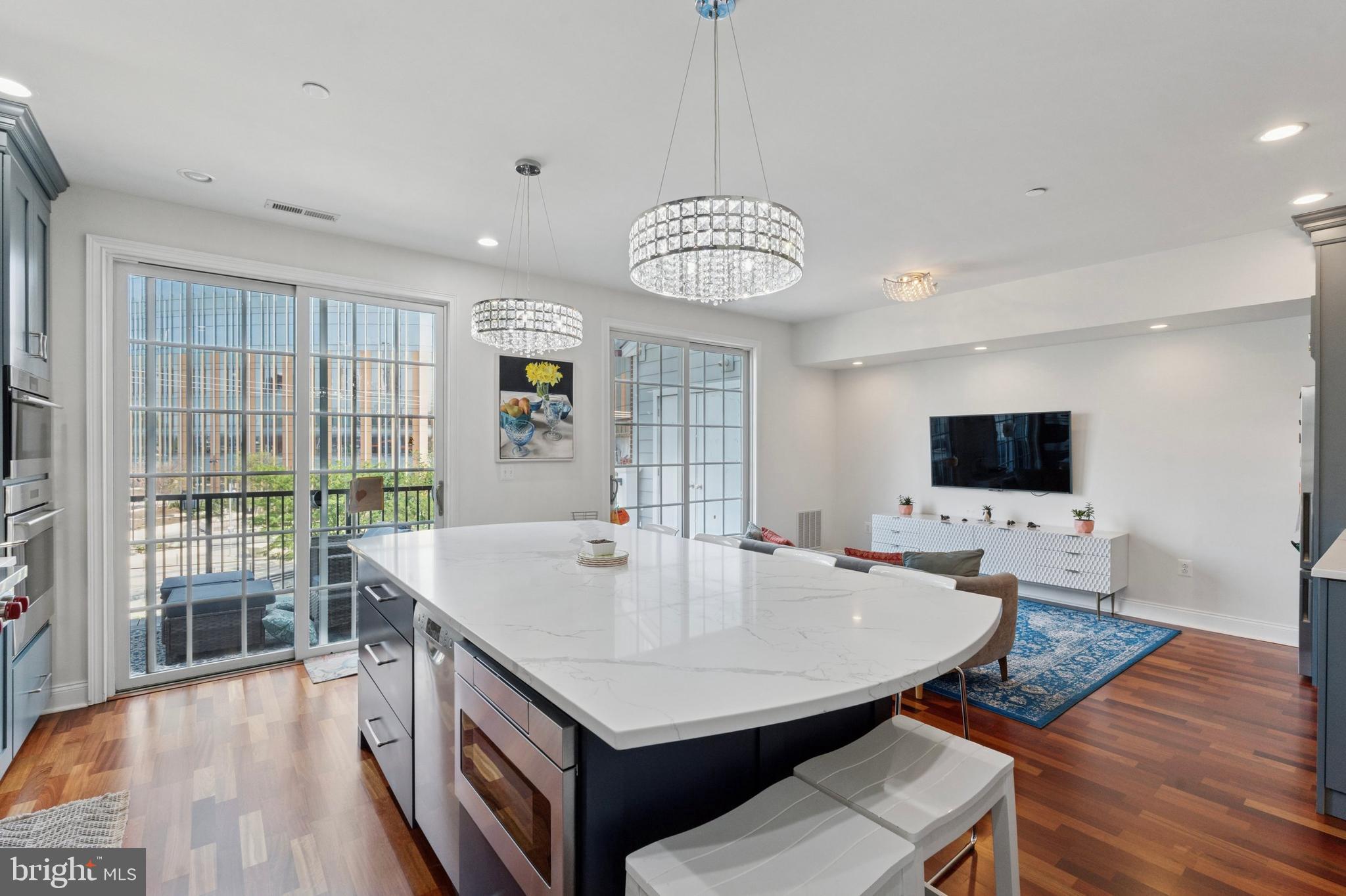 NAVAL SQUARE - Residential