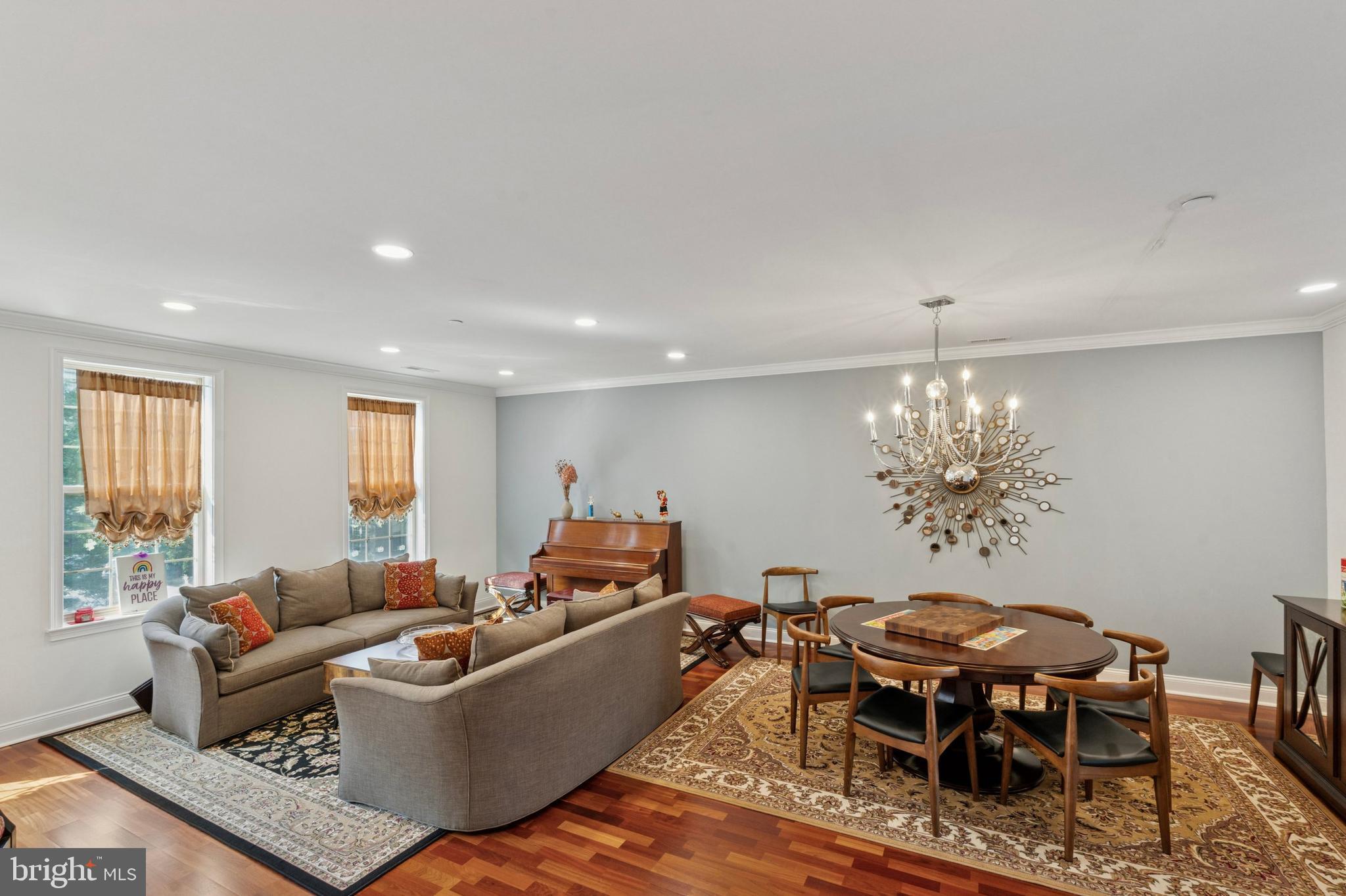 NAVAL SQUARE - Residential