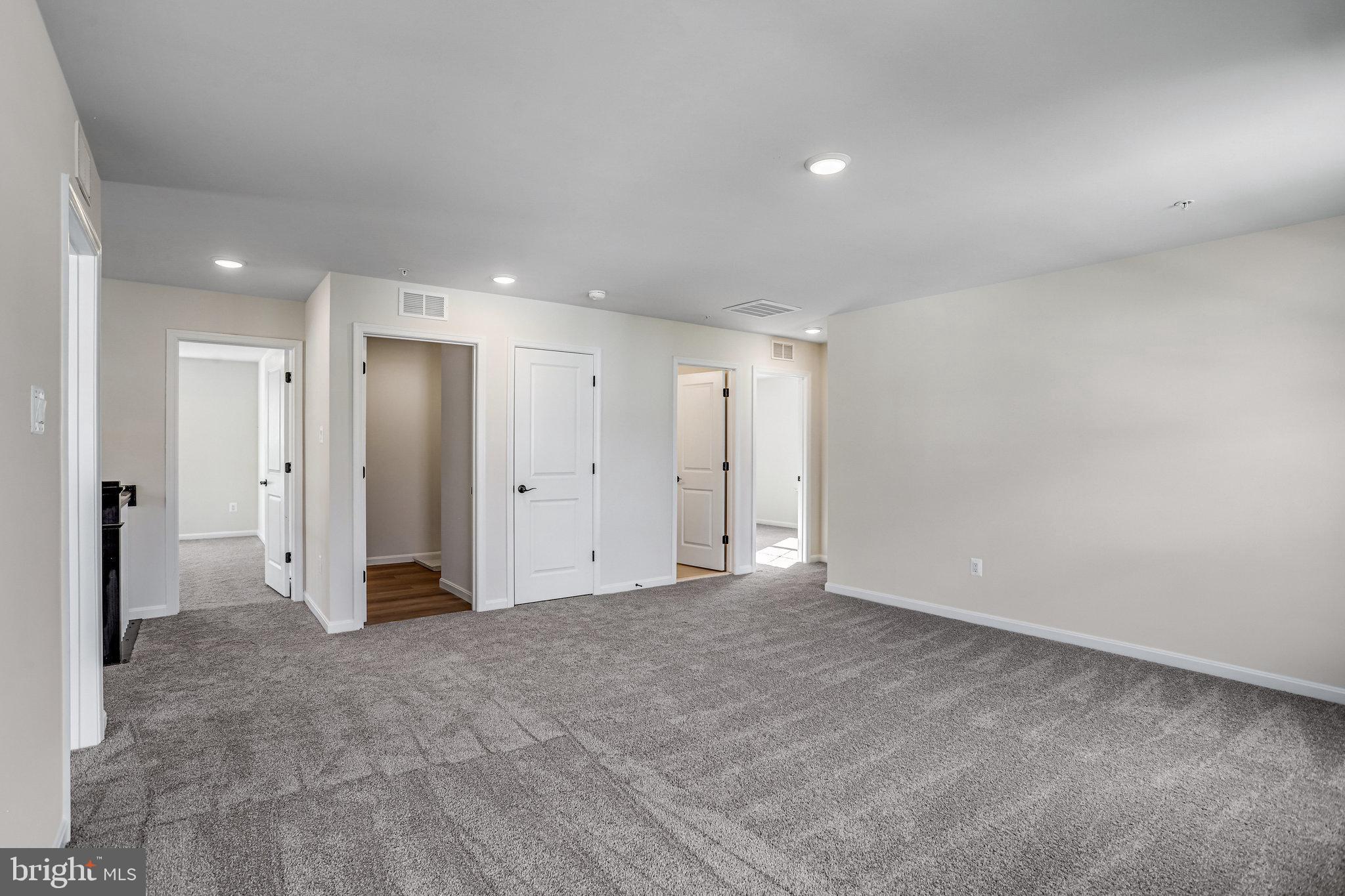 ROBERTS CROSSING - Residential