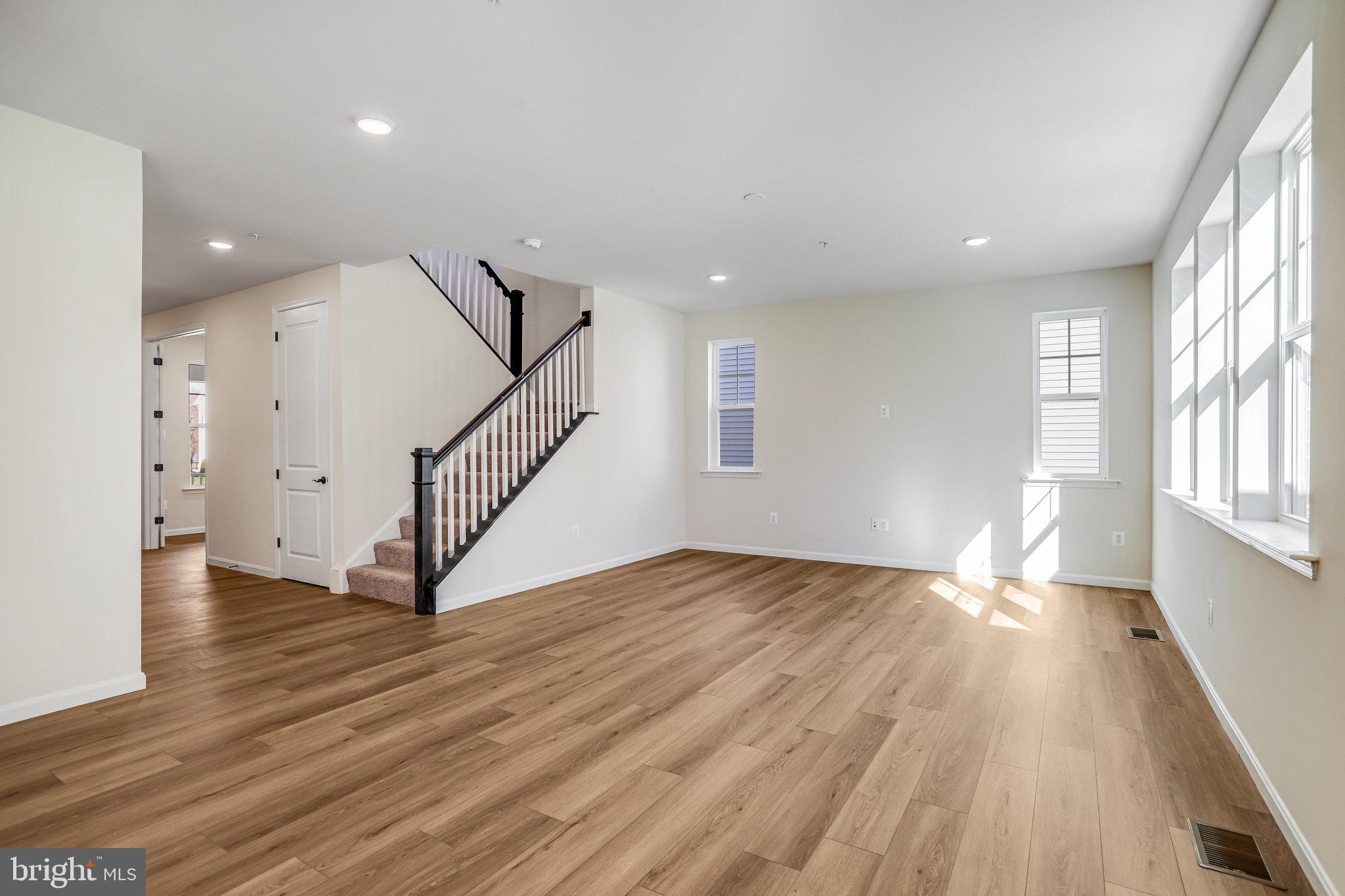 ROBERTS CROSSING - Residential