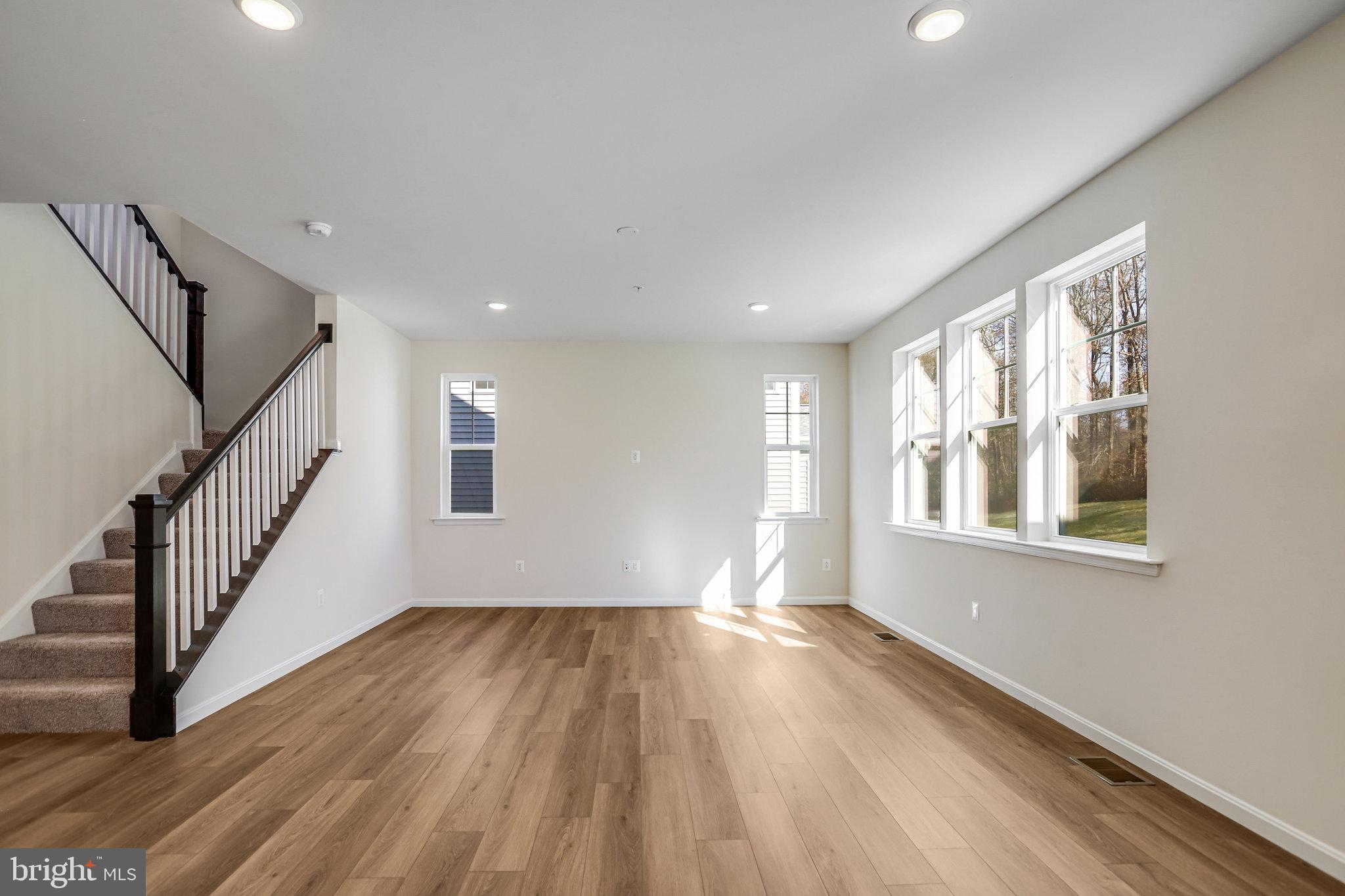 ROBERTS CROSSING - Residential