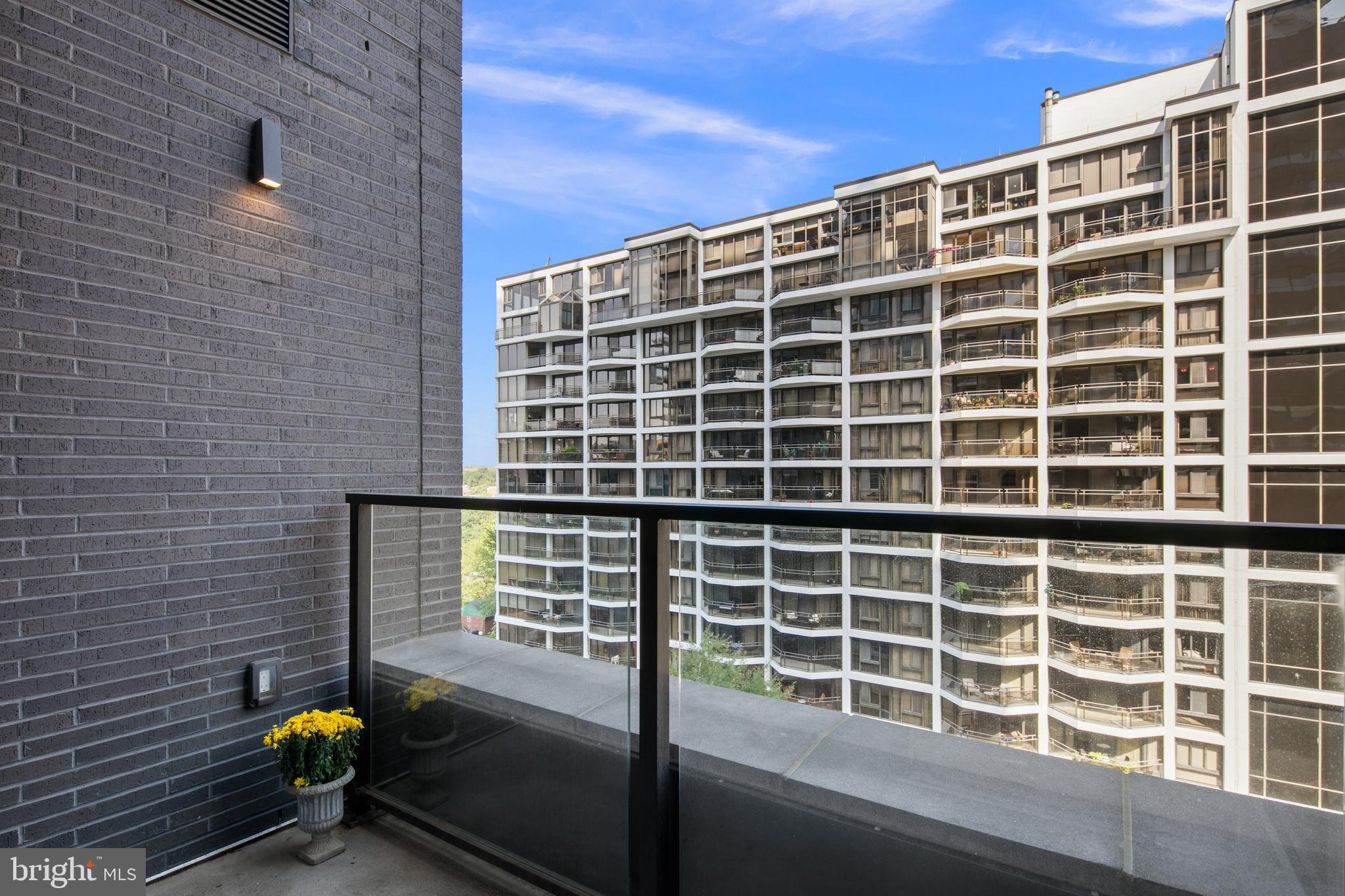 ROSSLYN - Residential