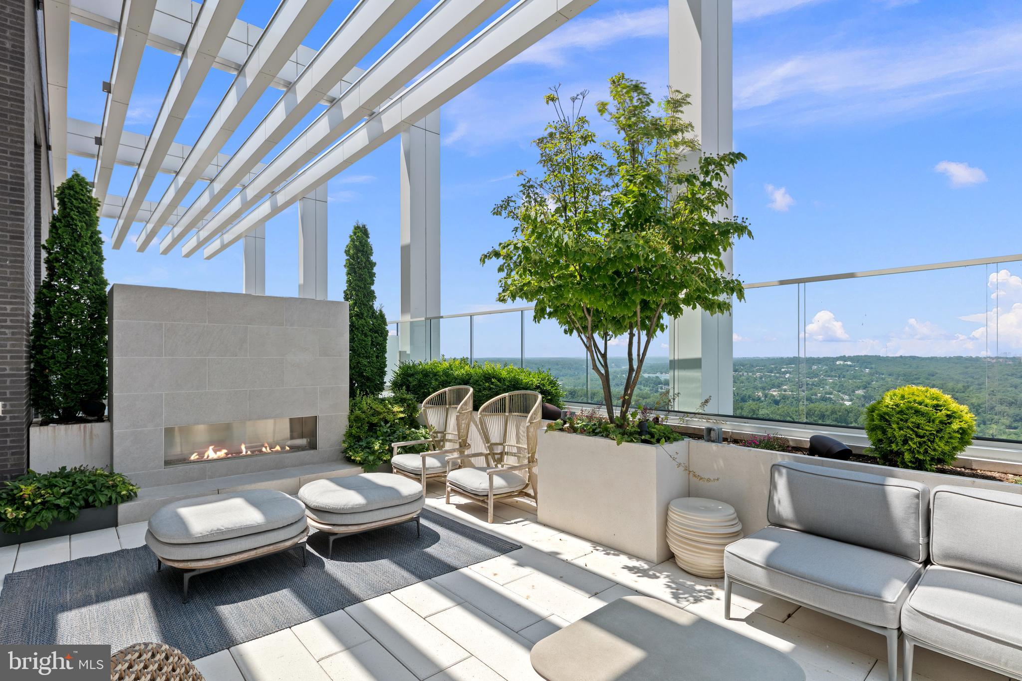 ROSSLYN - Residential