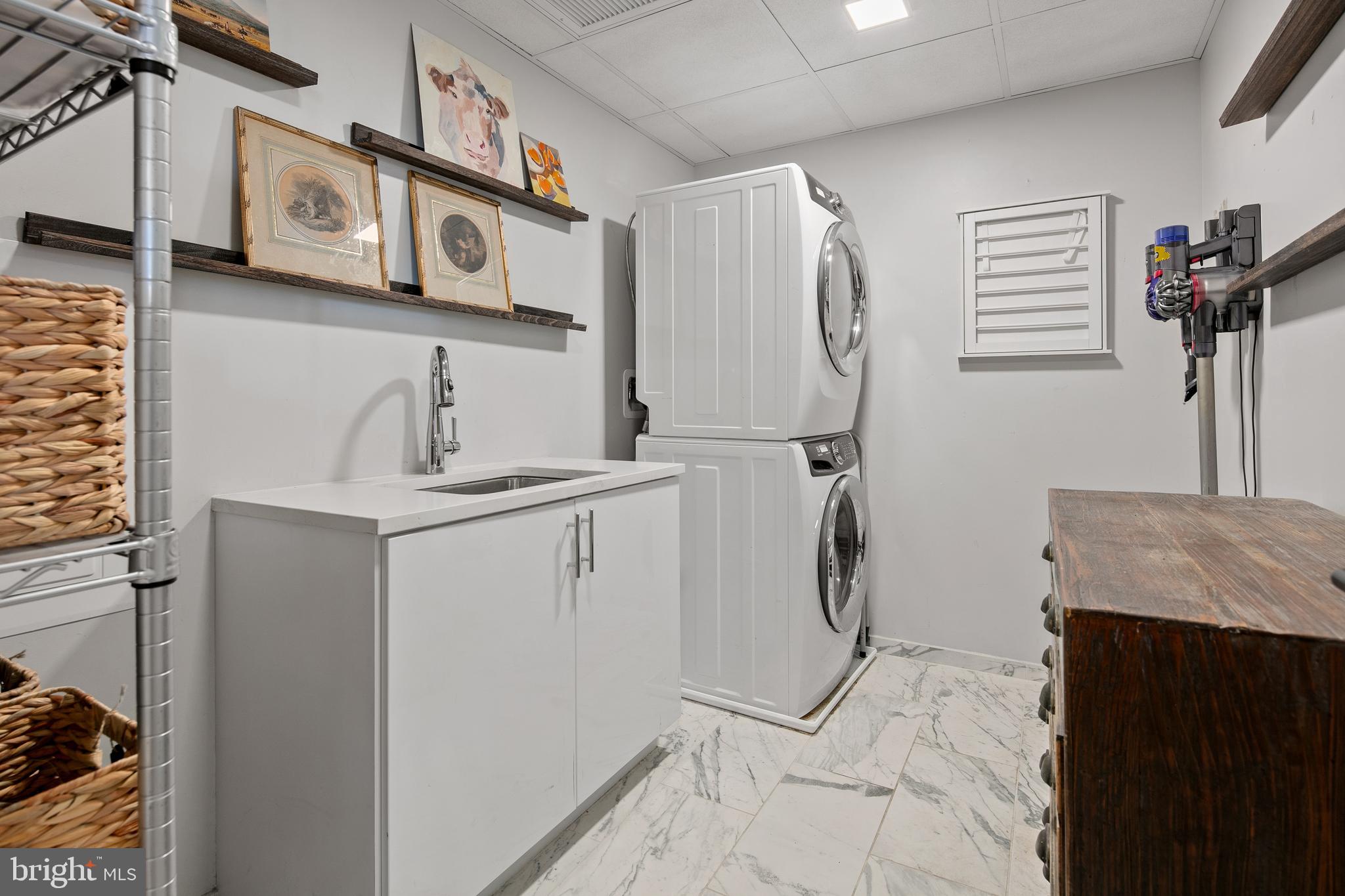 ROSSLYN - Residential