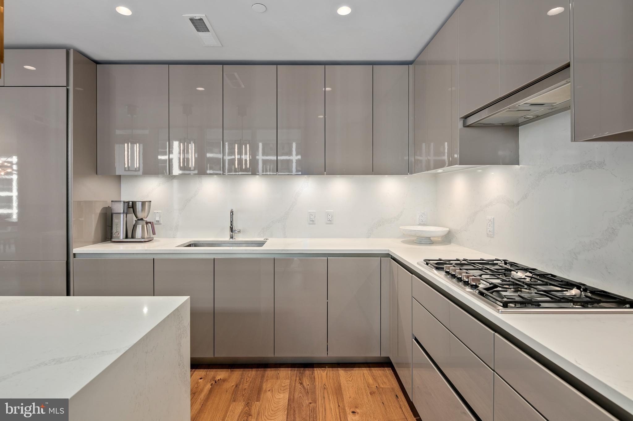 ROSSLYN - Residential