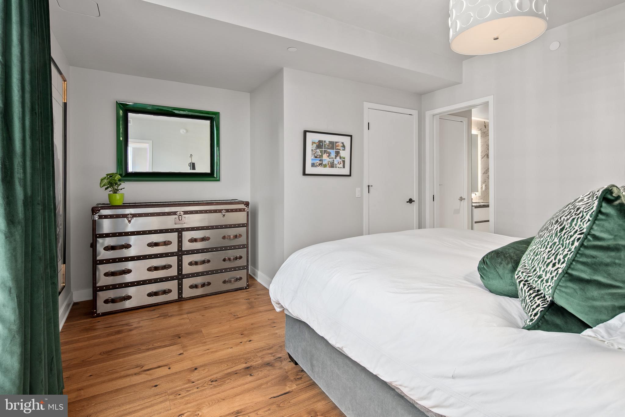 ROSSLYN - Residential