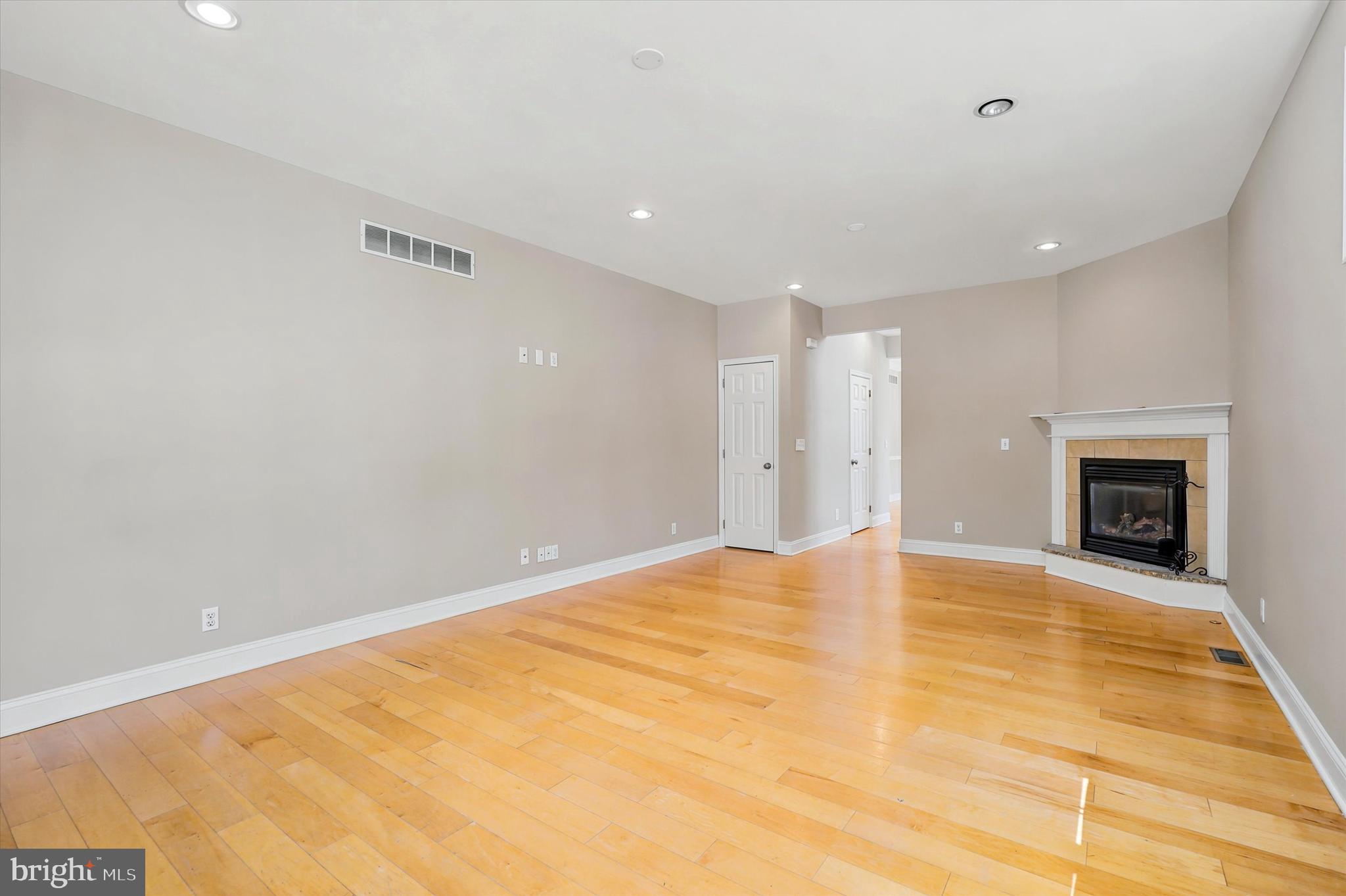 205 S LOCUST STREET