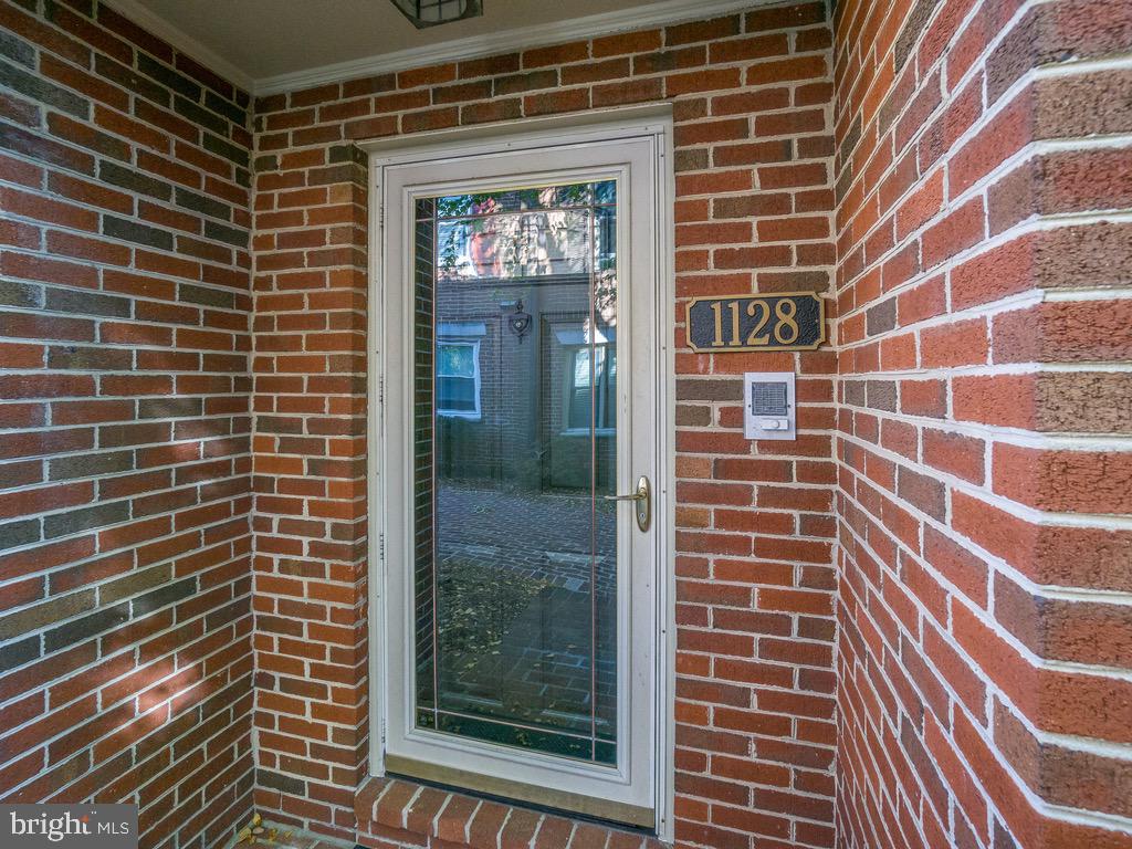 1128 N TAYLOR STREET 1