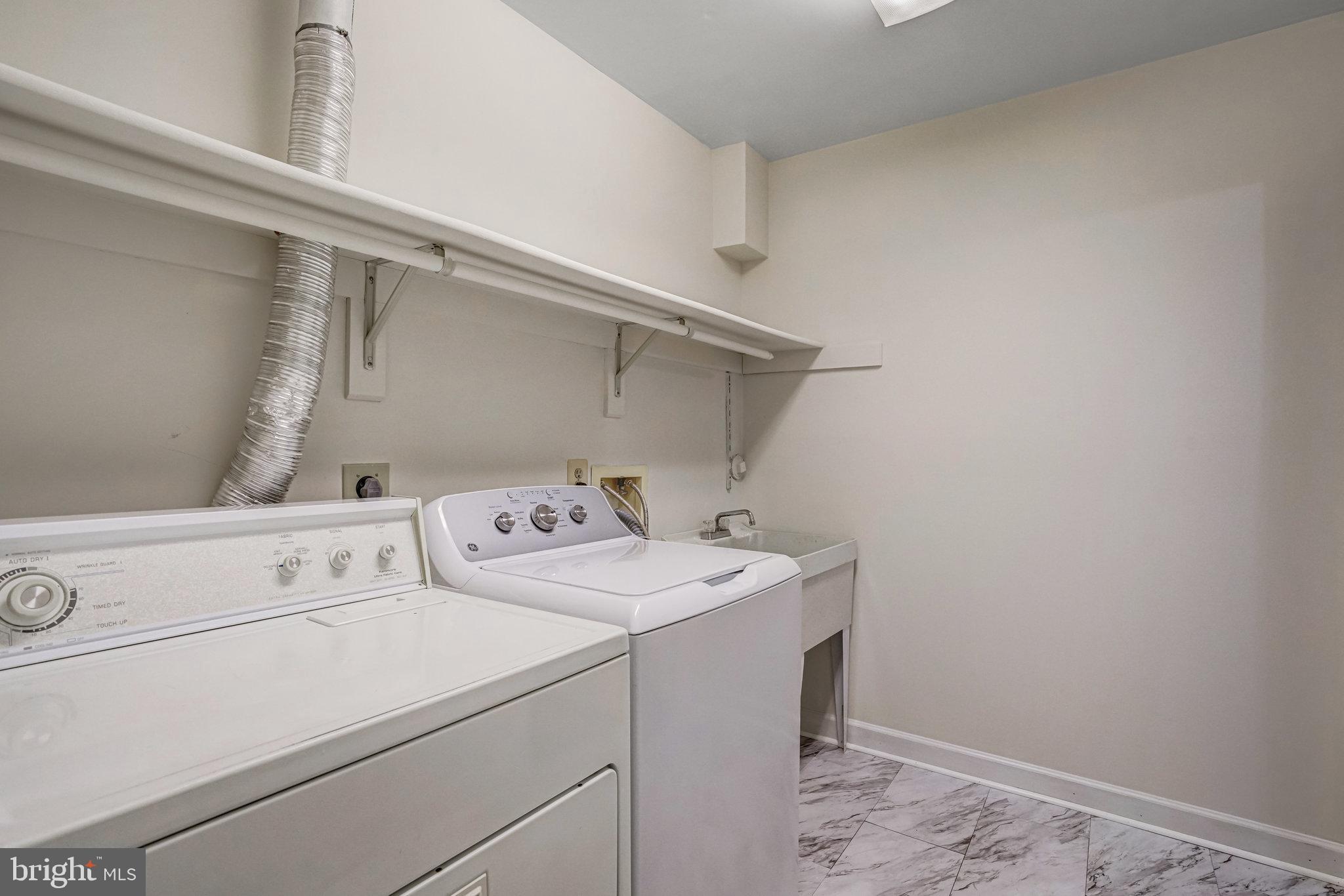 WOODFIELD ESTATES - Residential