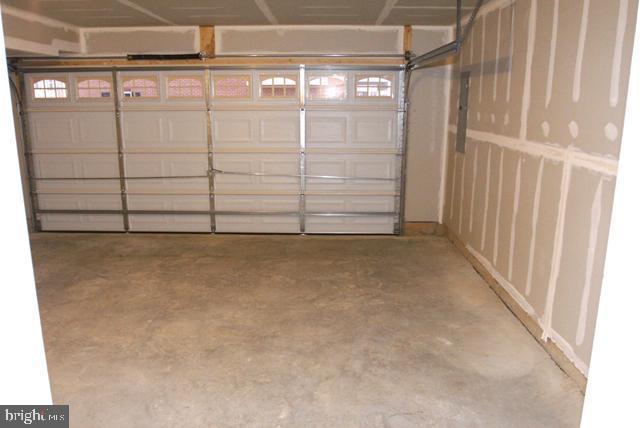 BLUE STREAM - Residential Lease