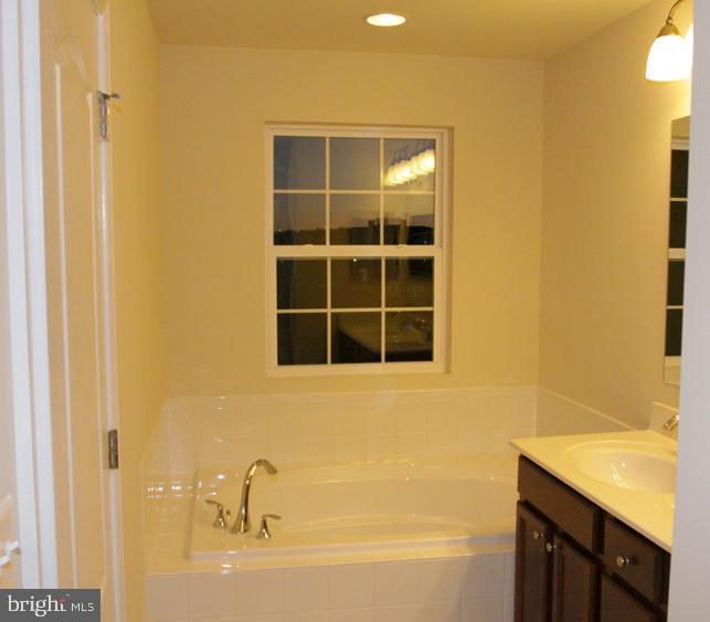 BLUE STREAM - Residential Lease