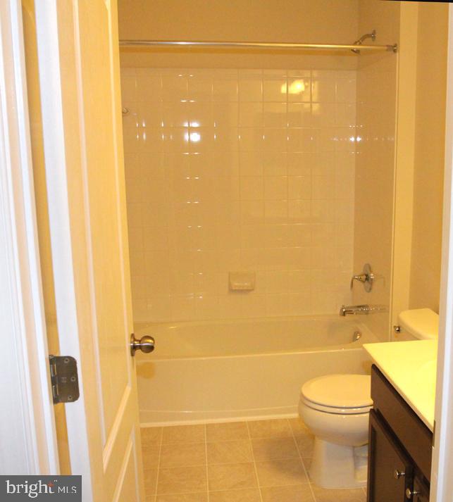 BLUE STREAM - Residential Lease