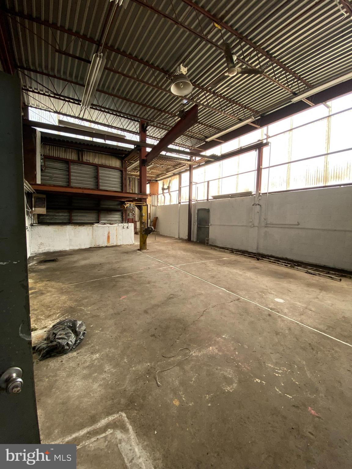 PHILADELPHIA - Commercial Lease