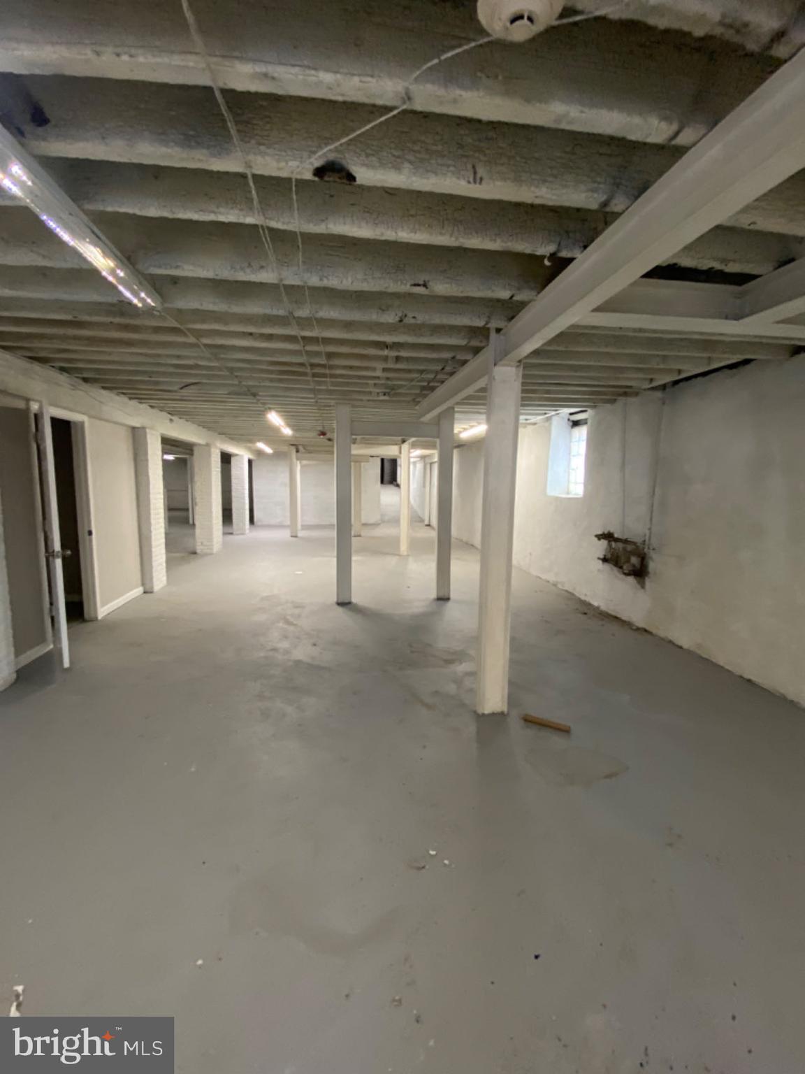 PHILADELPHIA - Commercial Lease