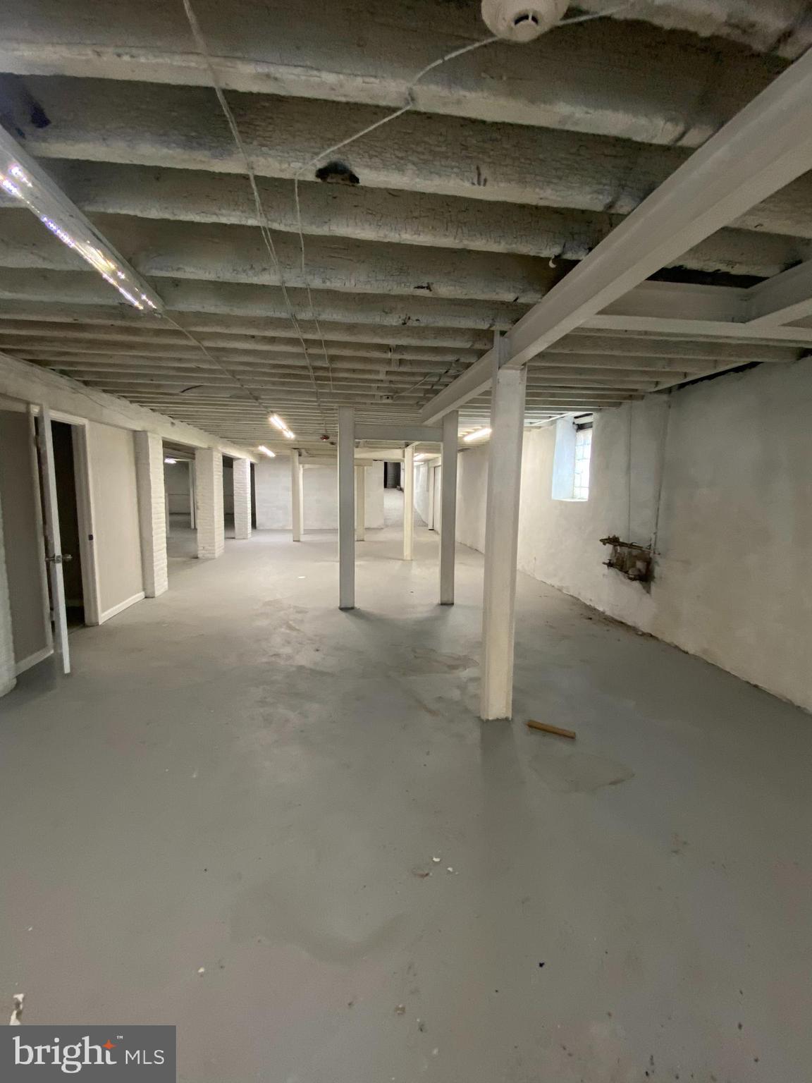 PHILADELPHIA - Commercial Lease