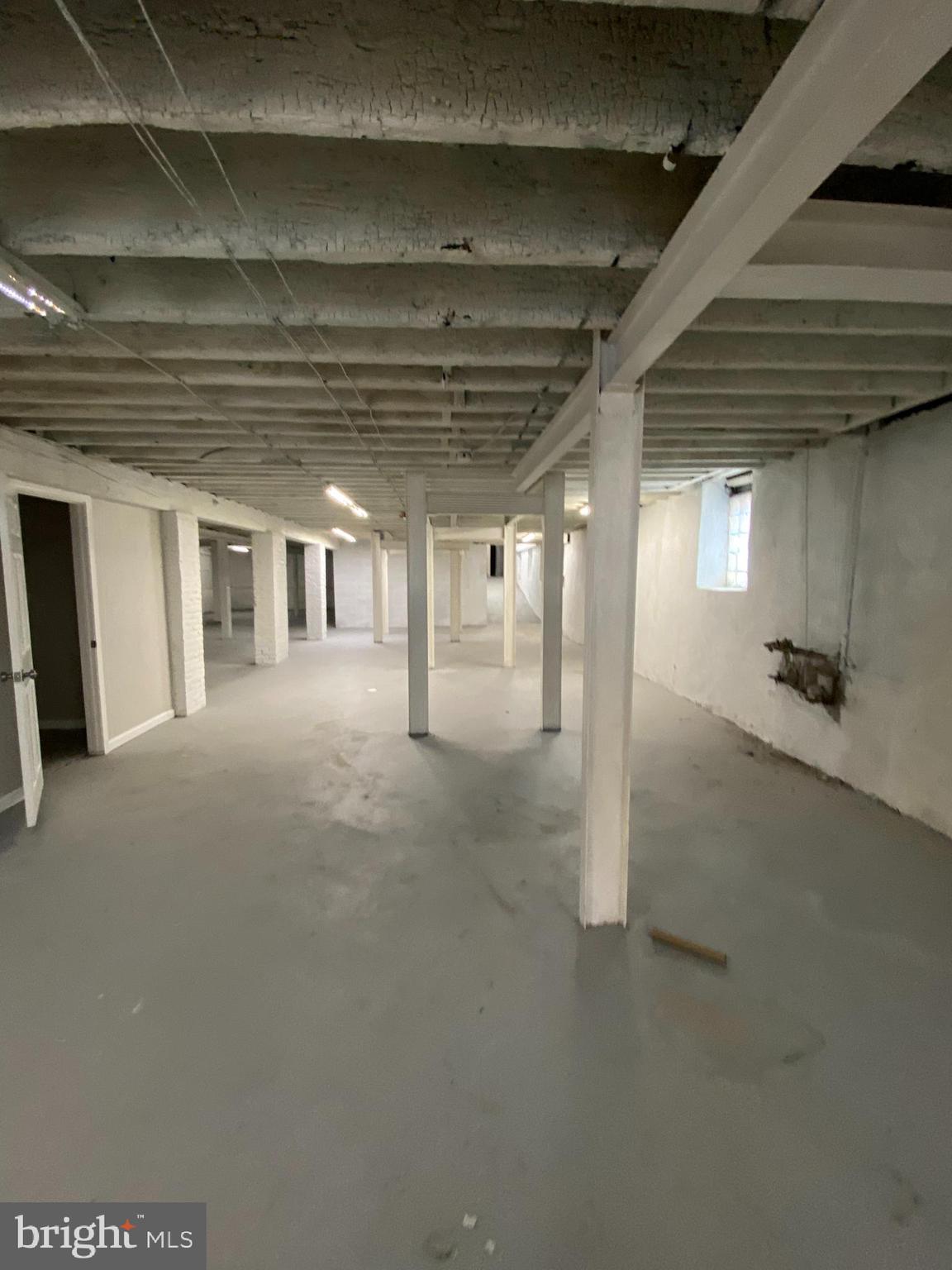 PHILADELPHIA - Commercial Lease