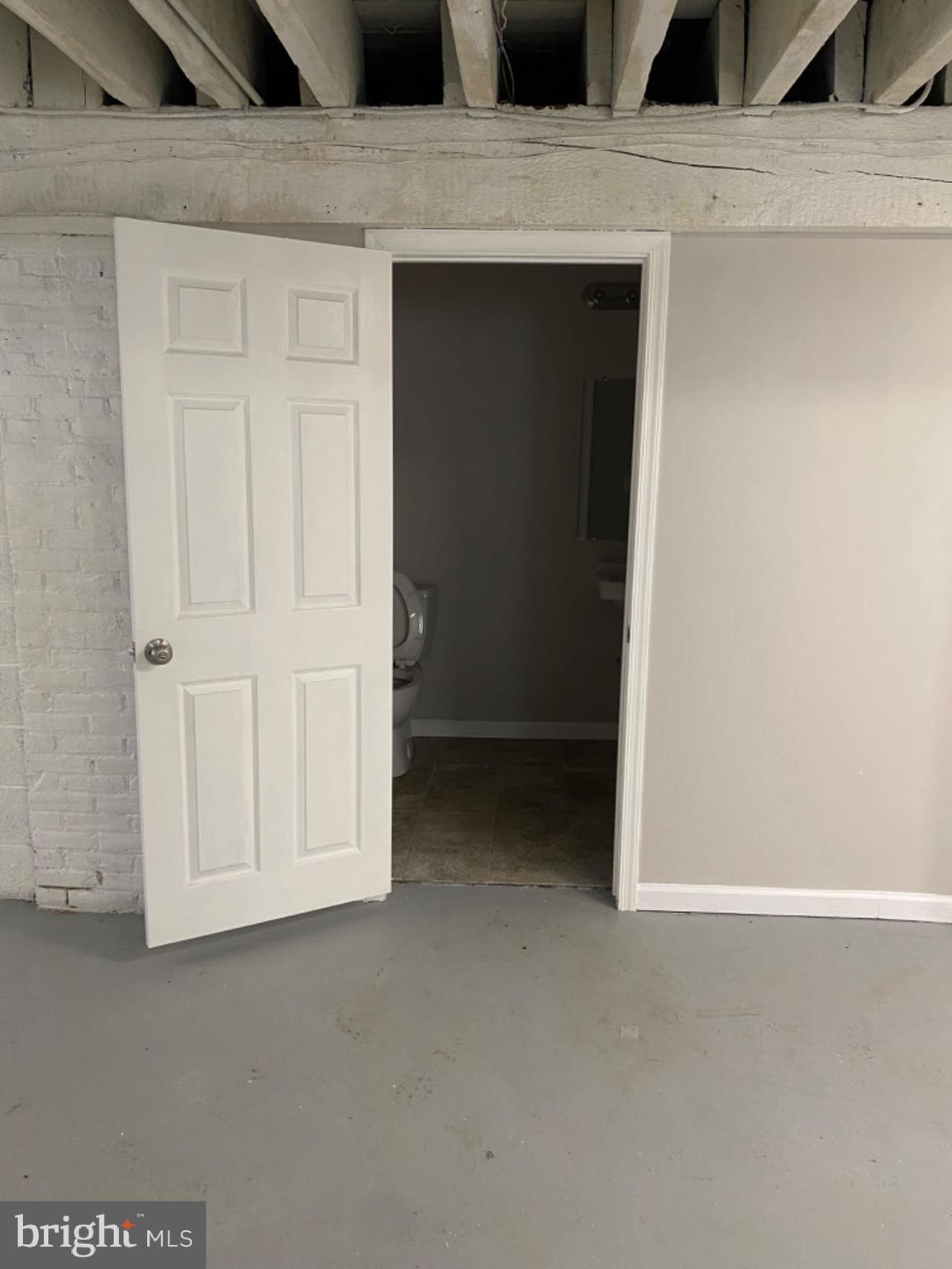 PHILADELPHIA - Commercial Lease