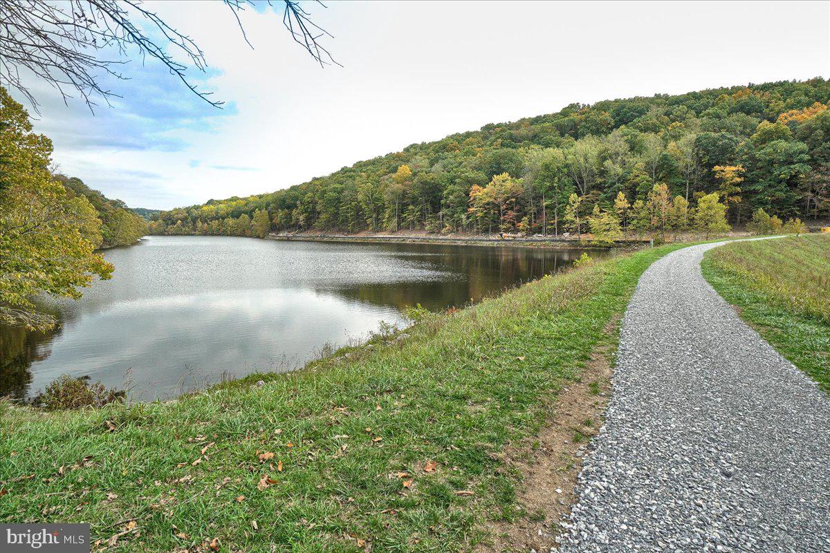 LAKE LINGANORE WOODRIDGE - Residential