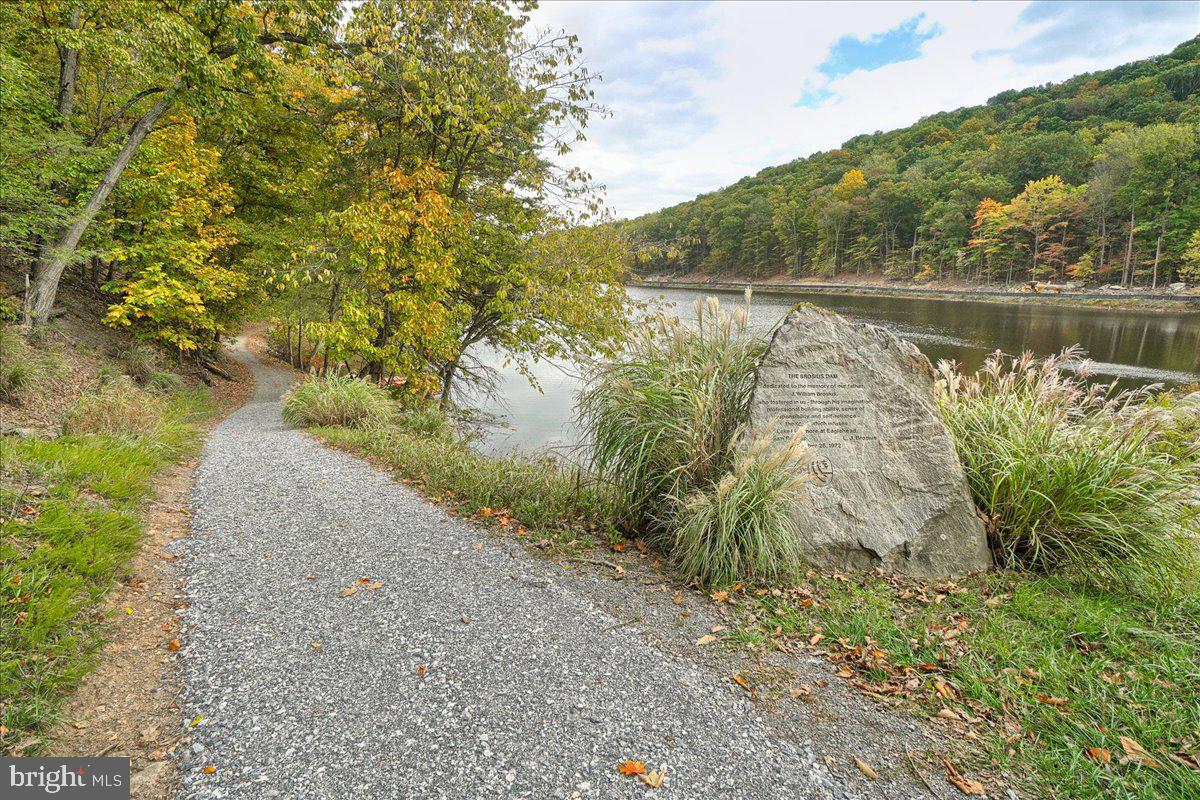 LAKE LINGANORE WOODRIDGE - Residential