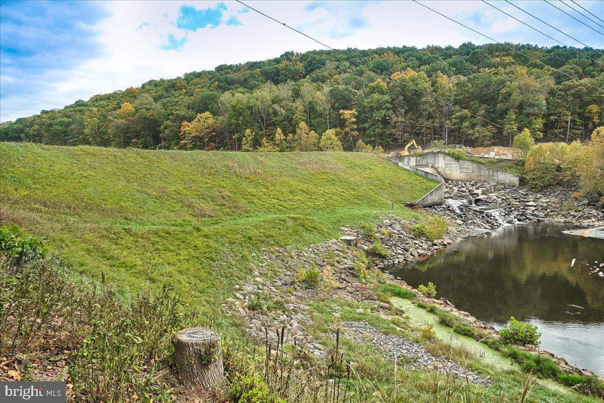 LAKE LINGANORE WOODRIDGE - Residential