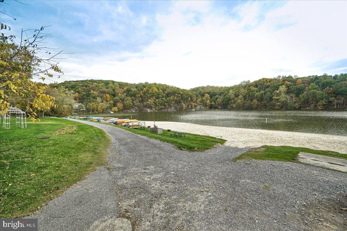 LAKE LINGANORE WOODRIDGE - Residential