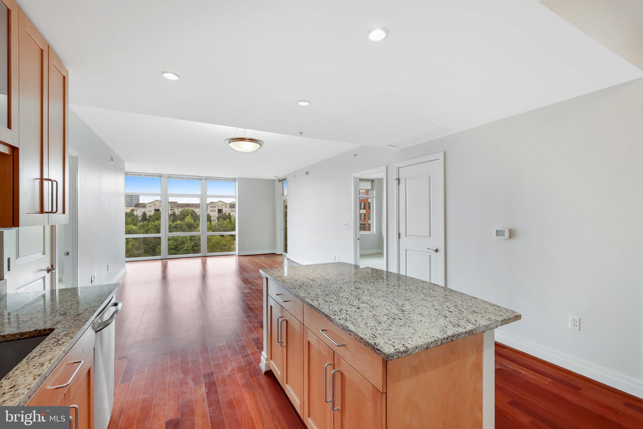 ONE PARK CREST CONDOMINIUM - Residential