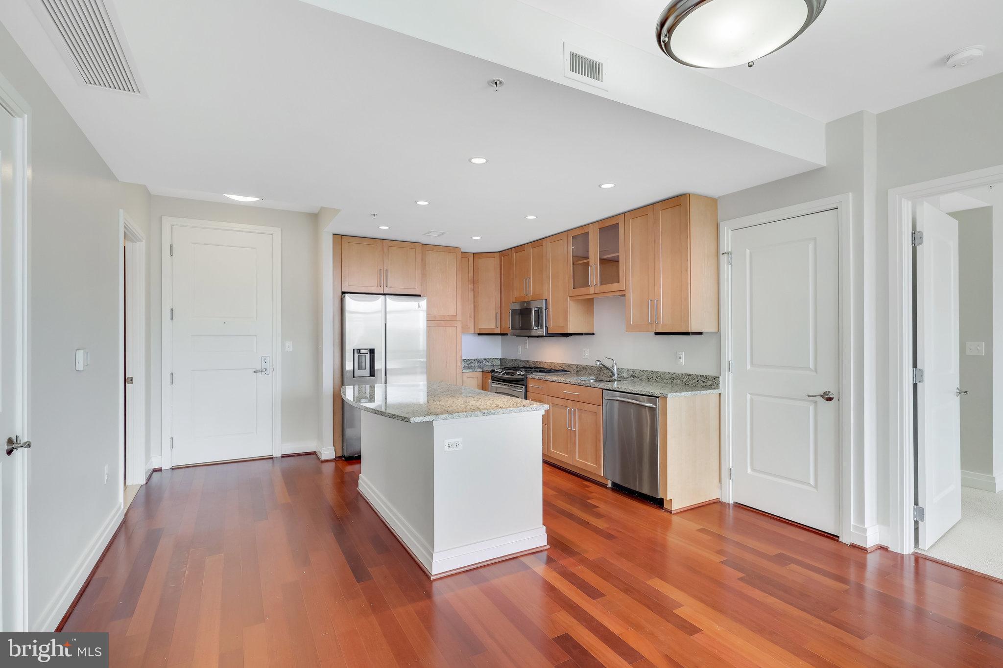 ONE PARK CREST CONDOMINIUM - Residential