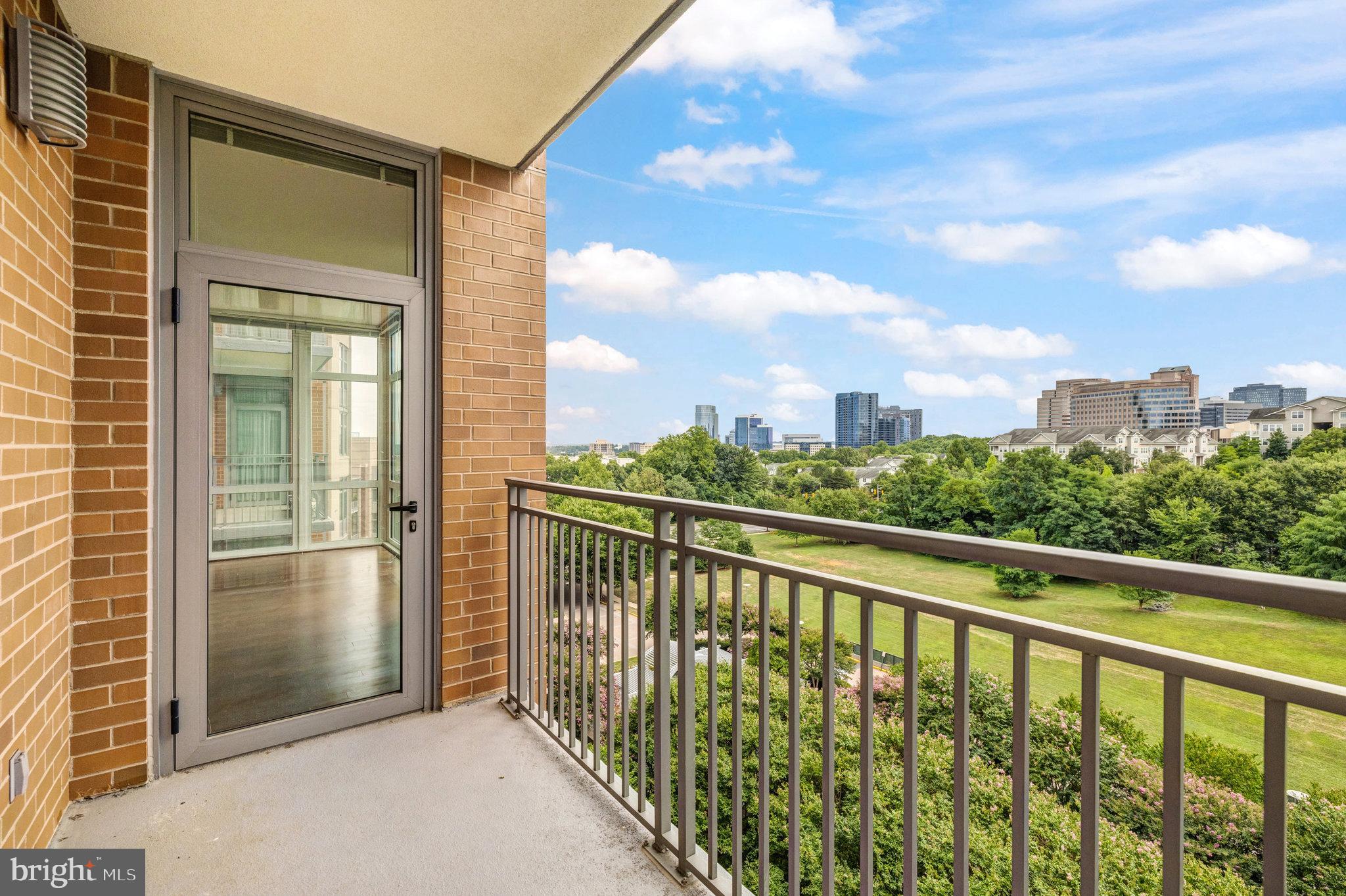 ONE PARK CREST CONDOMINIUM - Residential