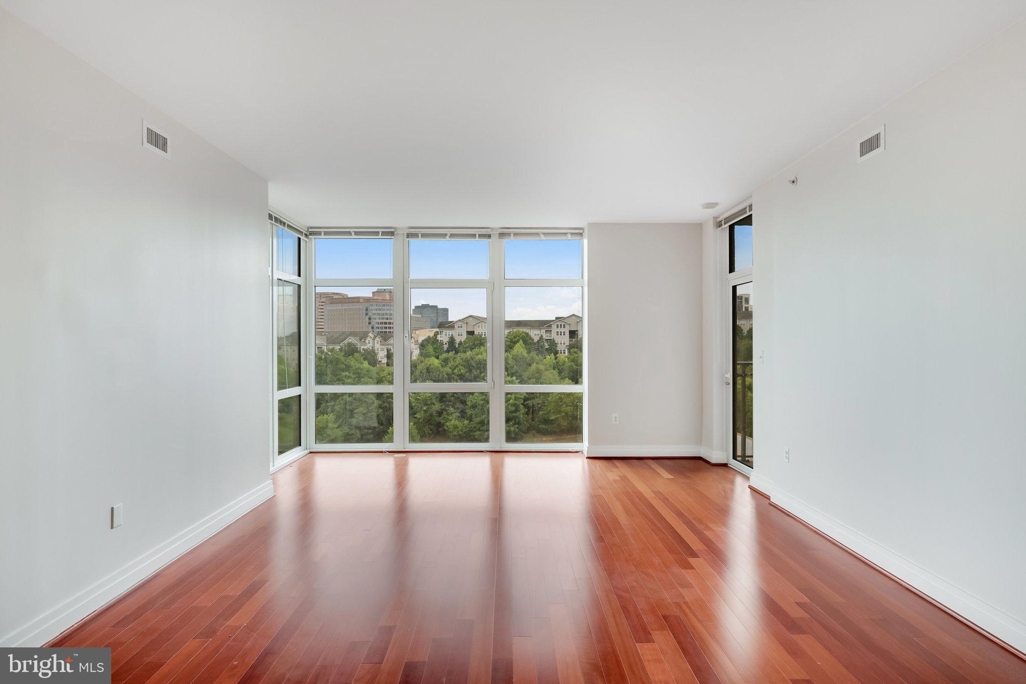 ONE PARK CREST CONDOMINIUM - Residential